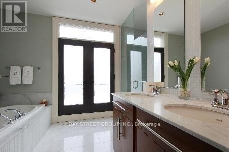 376 Lippincott Street, Toronto, Ontario  M5S 2P7 - Photo 6 - C13782972
