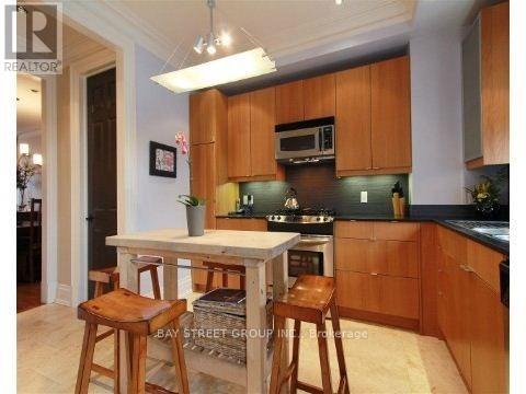 376 Lippincott Street, Toronto, Ontario  M5S 2P7 - Photo 8 - C13782972