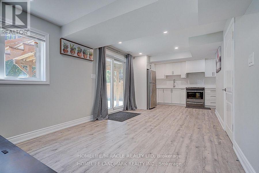 28 HUNWICKS CRESCENT, Ajax, Ontario