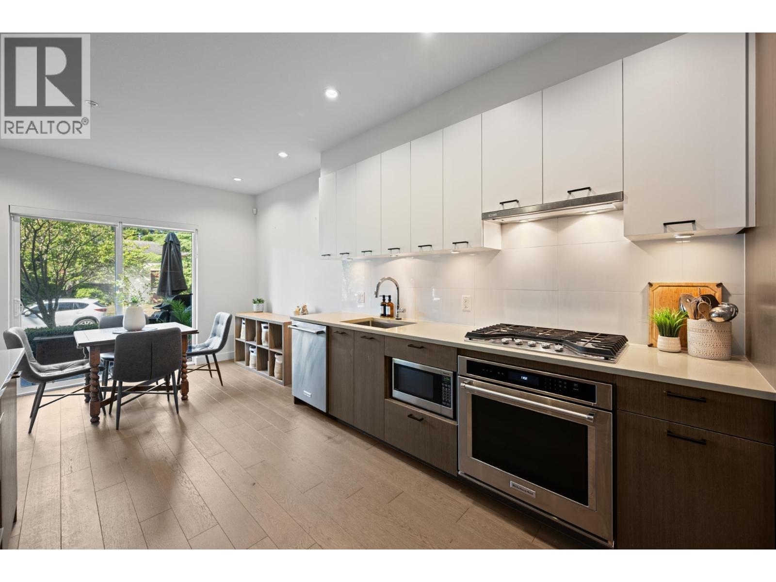 204 1738 55A STREET, tsawwassen, British Columbia