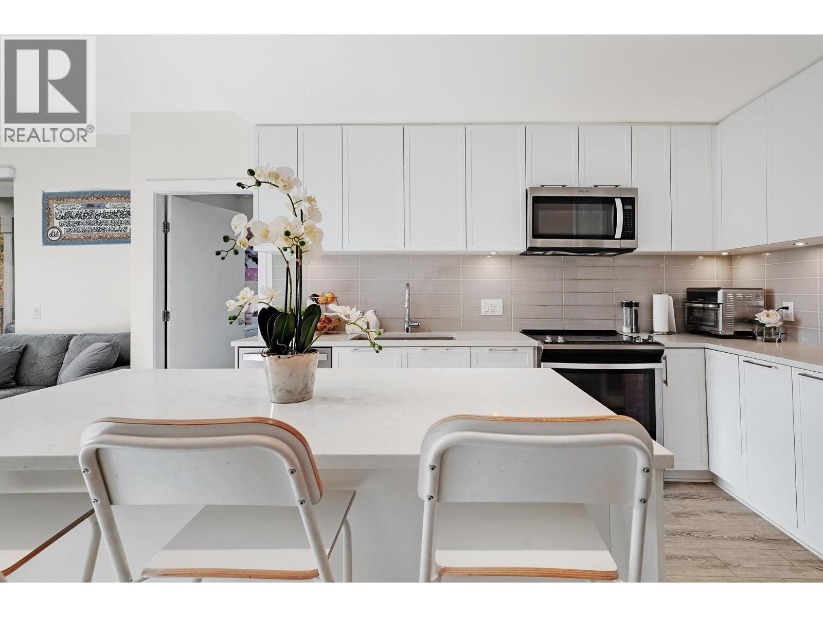 316 2382 Atkins Avenue, Port Coquitlam, British Columbia  V3C 0G7 - Photo 2 - R3165260