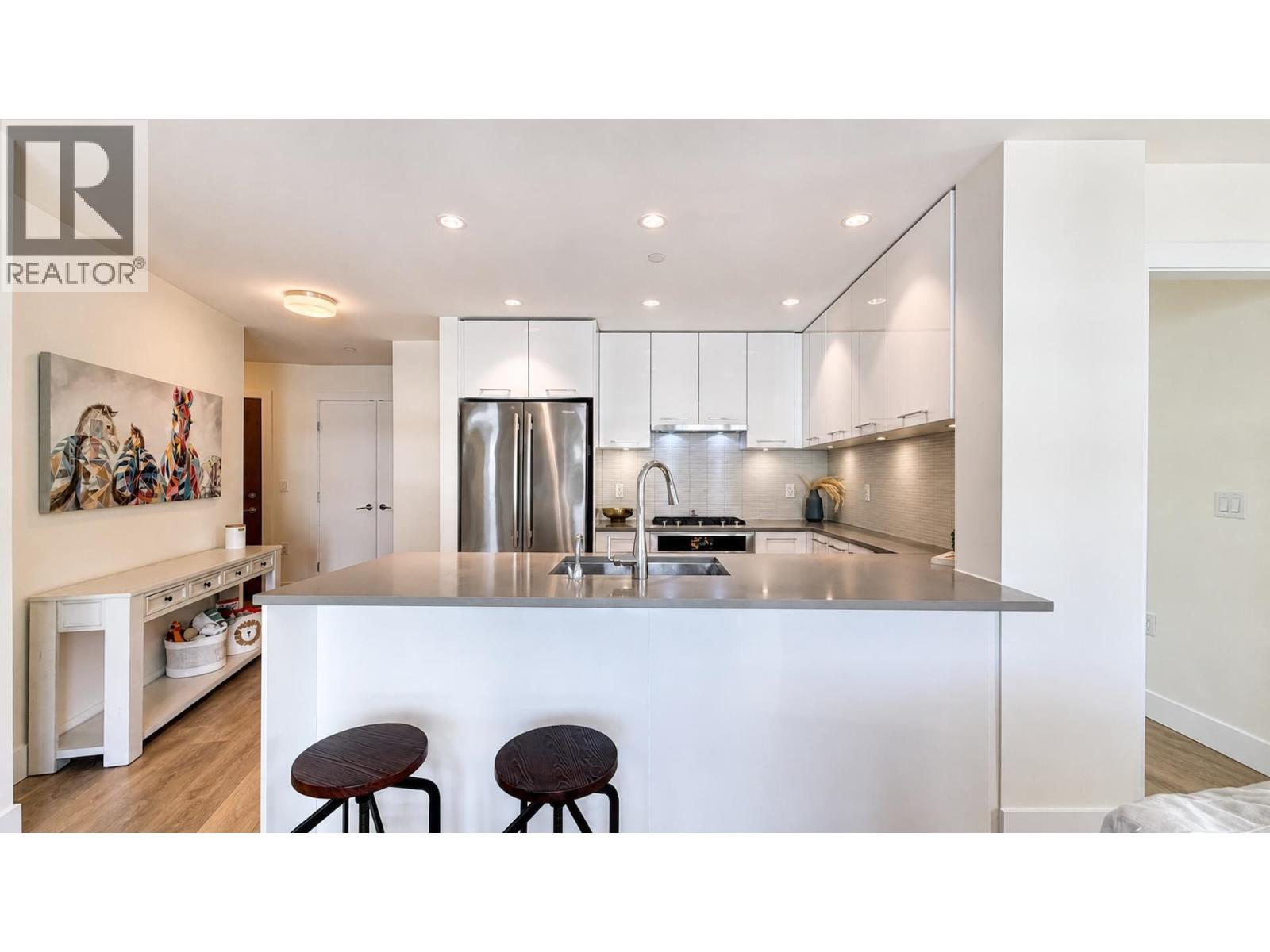 608 8580 RIVER DISTRICT CROSSING, vancouver, British Columbia