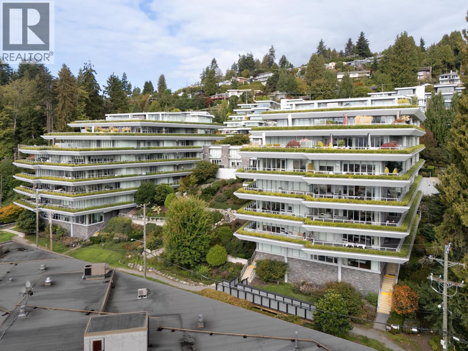 303 866 ARTHUR ERICKSON PLACE, west vancouver, British Columbia