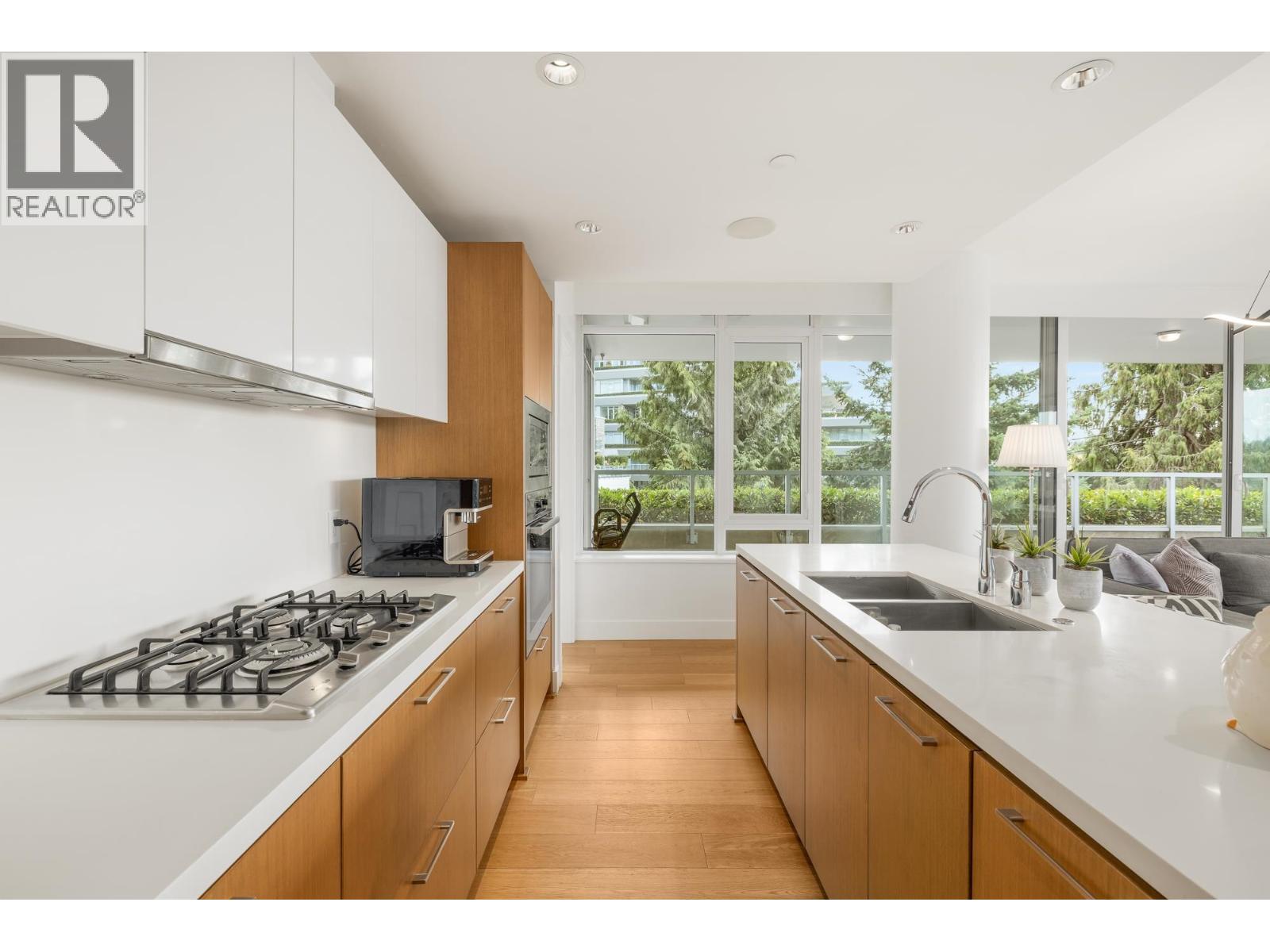 303 866 Arthur Erickson Place, West Vancouver, British Columbia  V7T 0B2 - Photo 10 - R3165267
