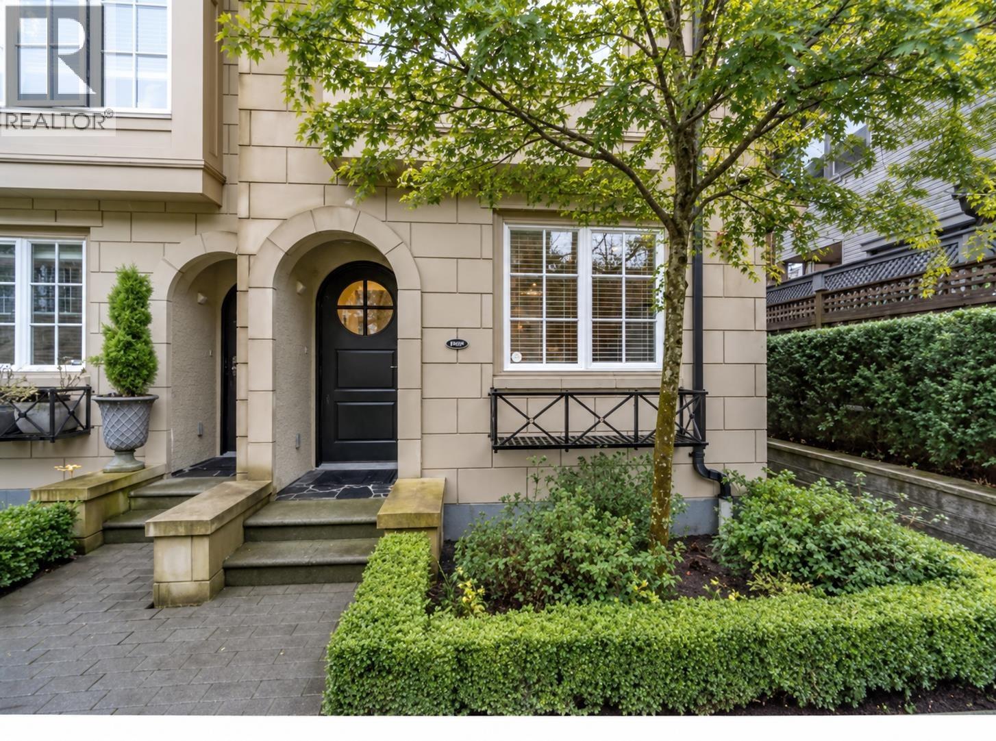 2957 LAUREL STREET, vancouver, British Columbia
