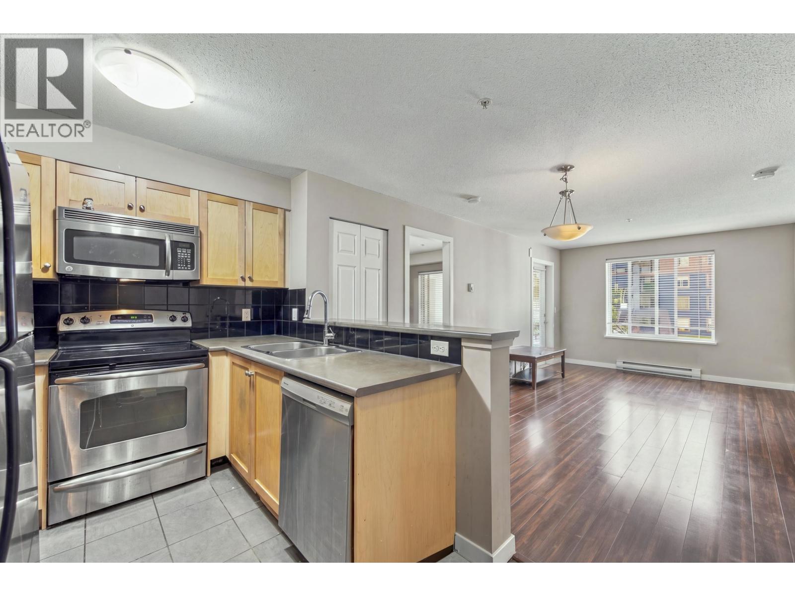 3318 240 SHERBROOKE STREET, new westminster, British Columbia