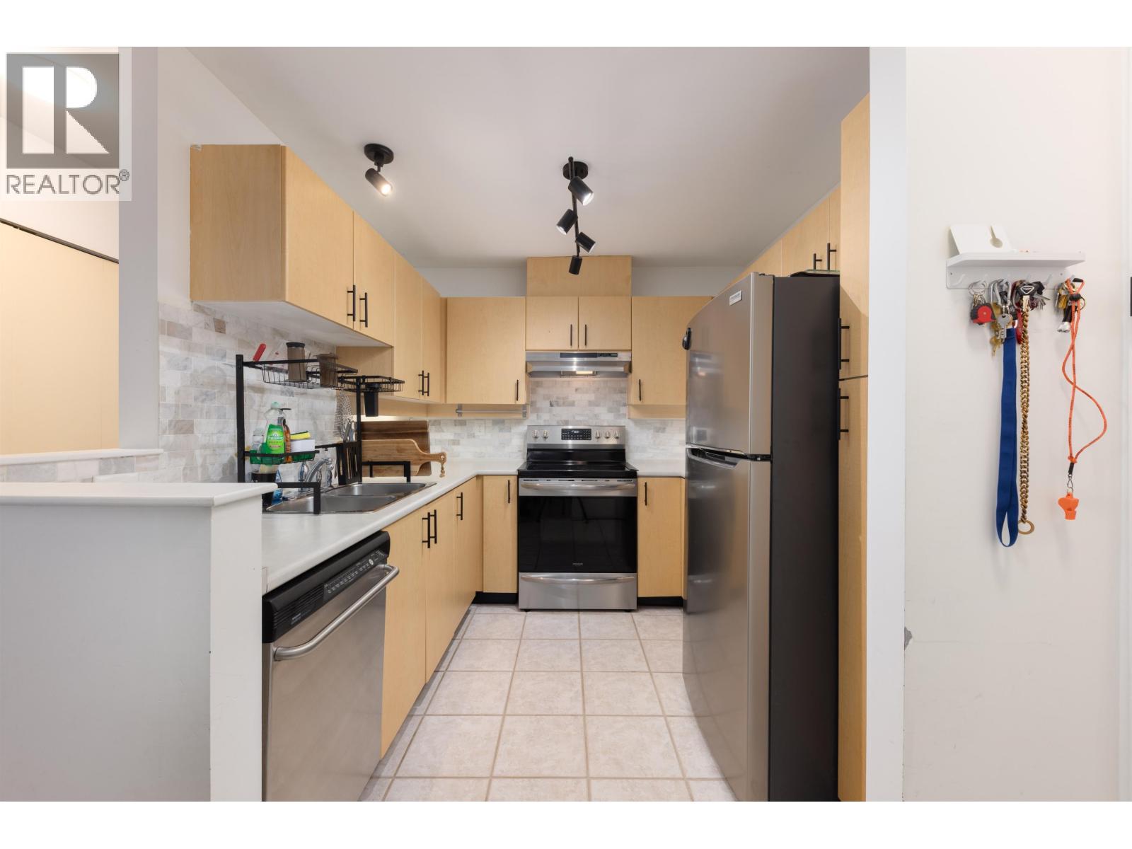 415 7038 21st Avenue, Burnaby, British Columbia  V5E 2Y9 - Photo 2 - R3165284