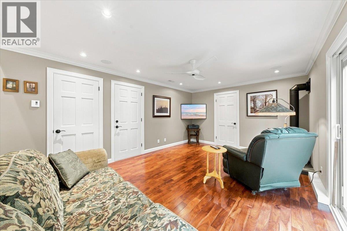 976 Corona Crescent, Coquitlam, British Columbia  V3J 6Y9 - Photo 12 - R3165261