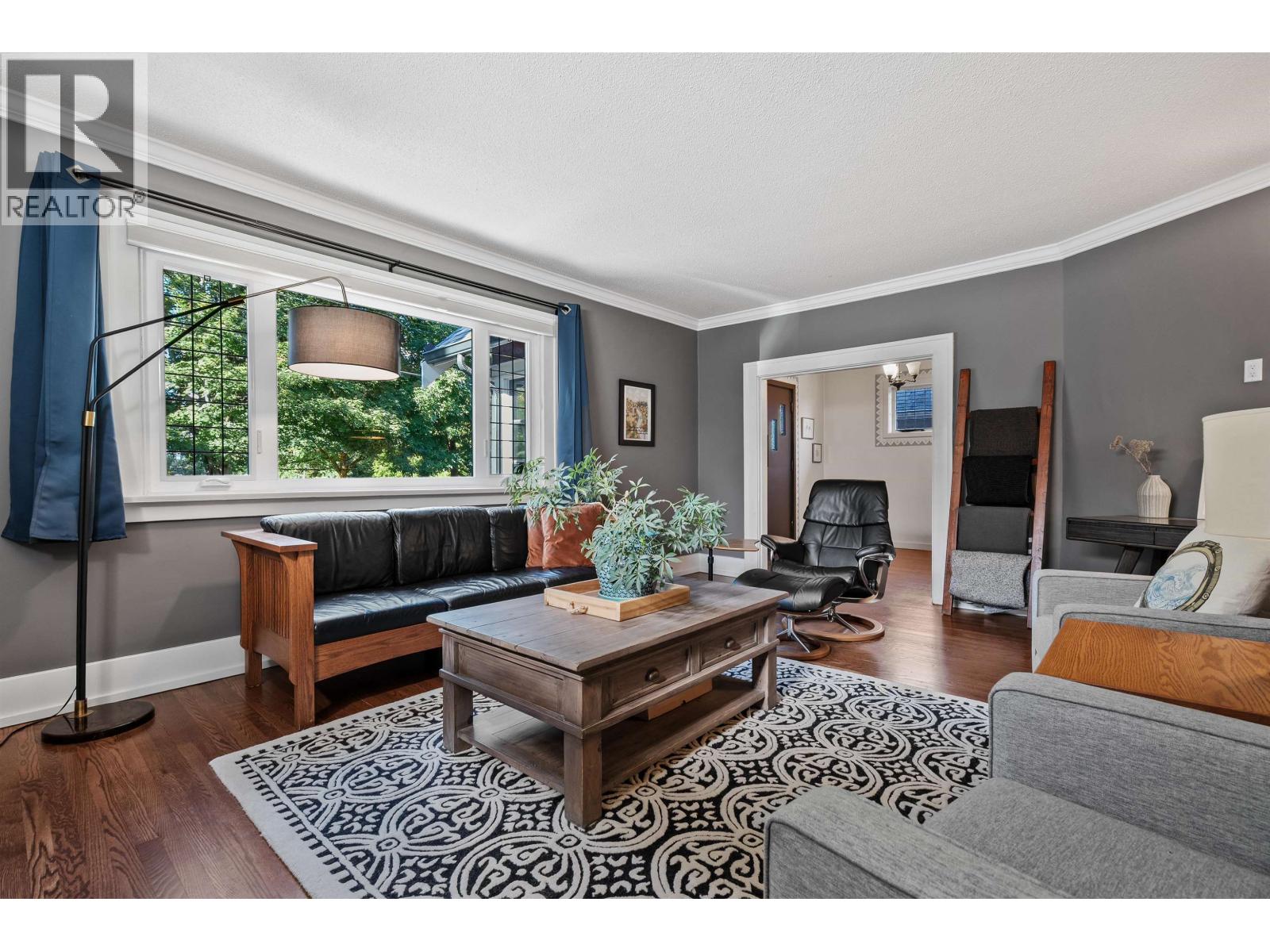 617 Fifth Street, New Westminster, British Columbia  V3L 2Y1 - Photo 3 - R3165280