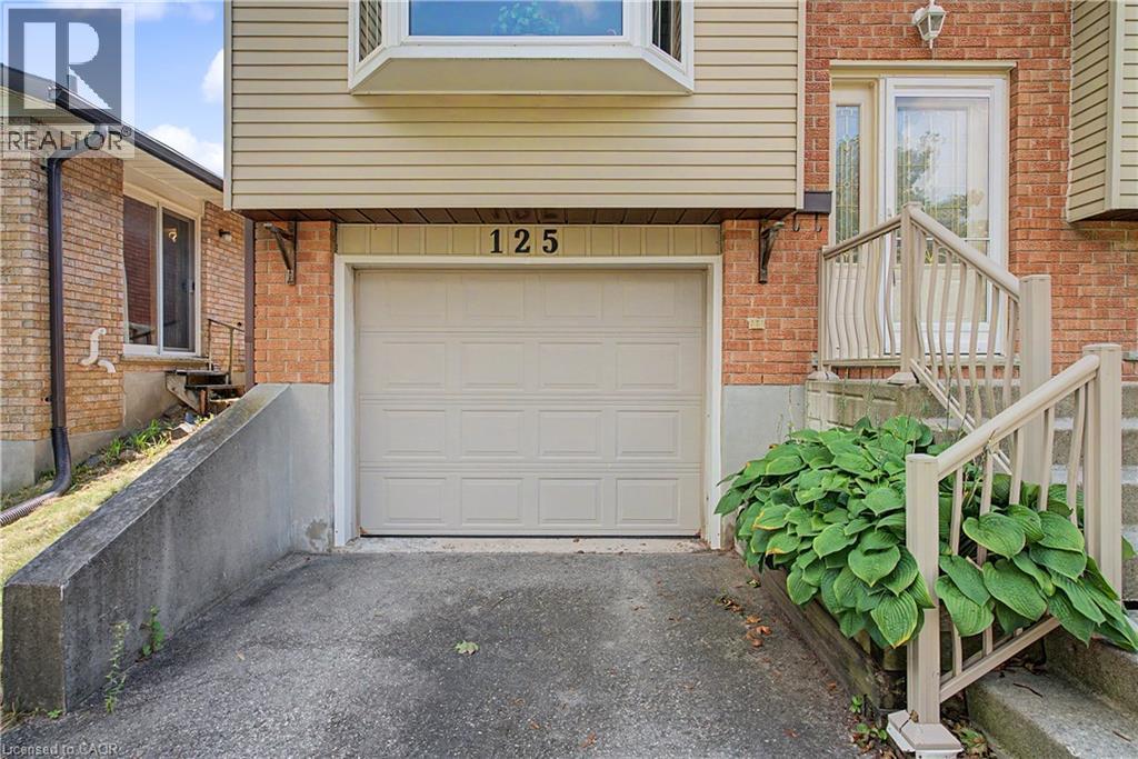 125 Blackwell Drive, Kitchener, Ontario  N2N 2P9 - Photo 4 - 40863129