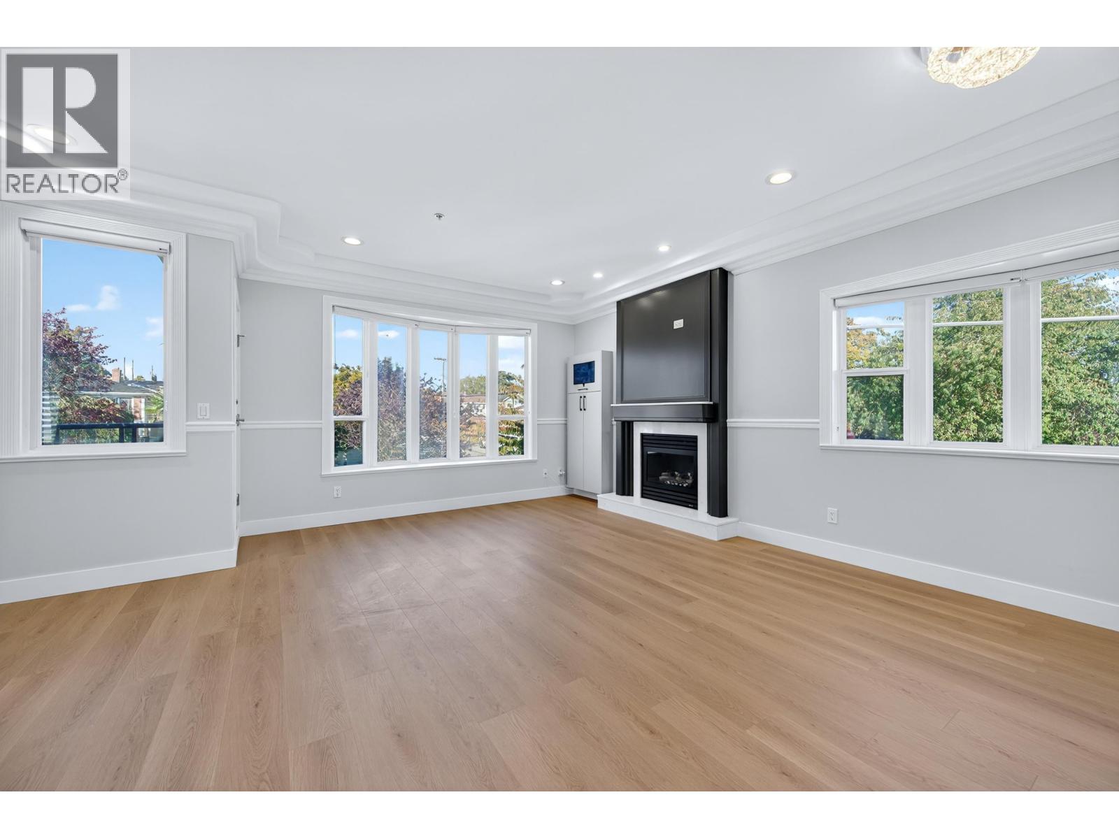 392 E 63rd Avenue, Vancouver, British Columbia  V5X 2J9 - Photo 8 - R3165044