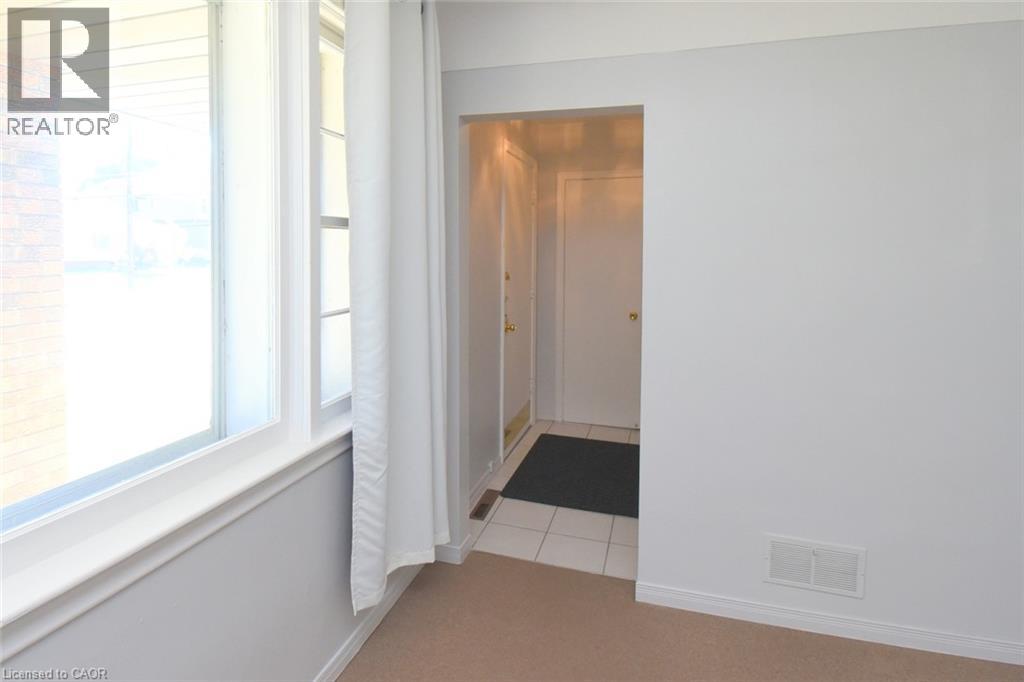 39 Chester Road, Stoney Creek, Ontario  L8E 1X8 - Photo 9 - 40862439