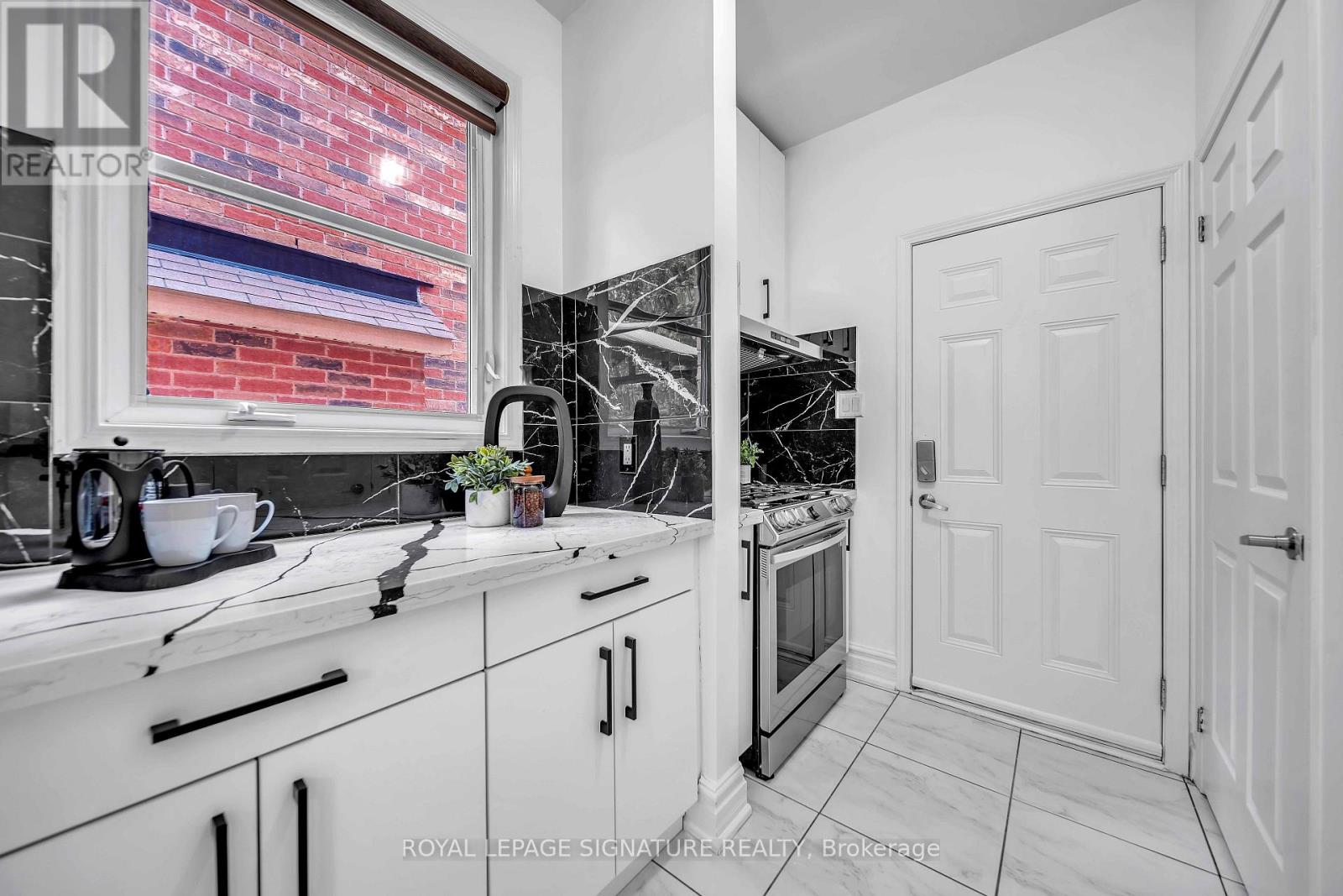 81 Bulmer Crescent, Newmarket, Ontario  L3X 3K1 - Photo 12 - N13774606