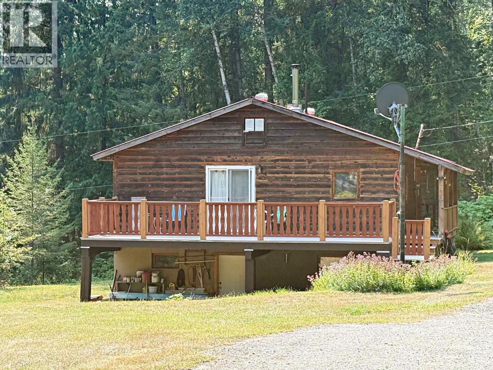 3360 Yellowhead Highway, Clearwater, British Columbia  V0E 3A0 - Photo 5 - 10399339