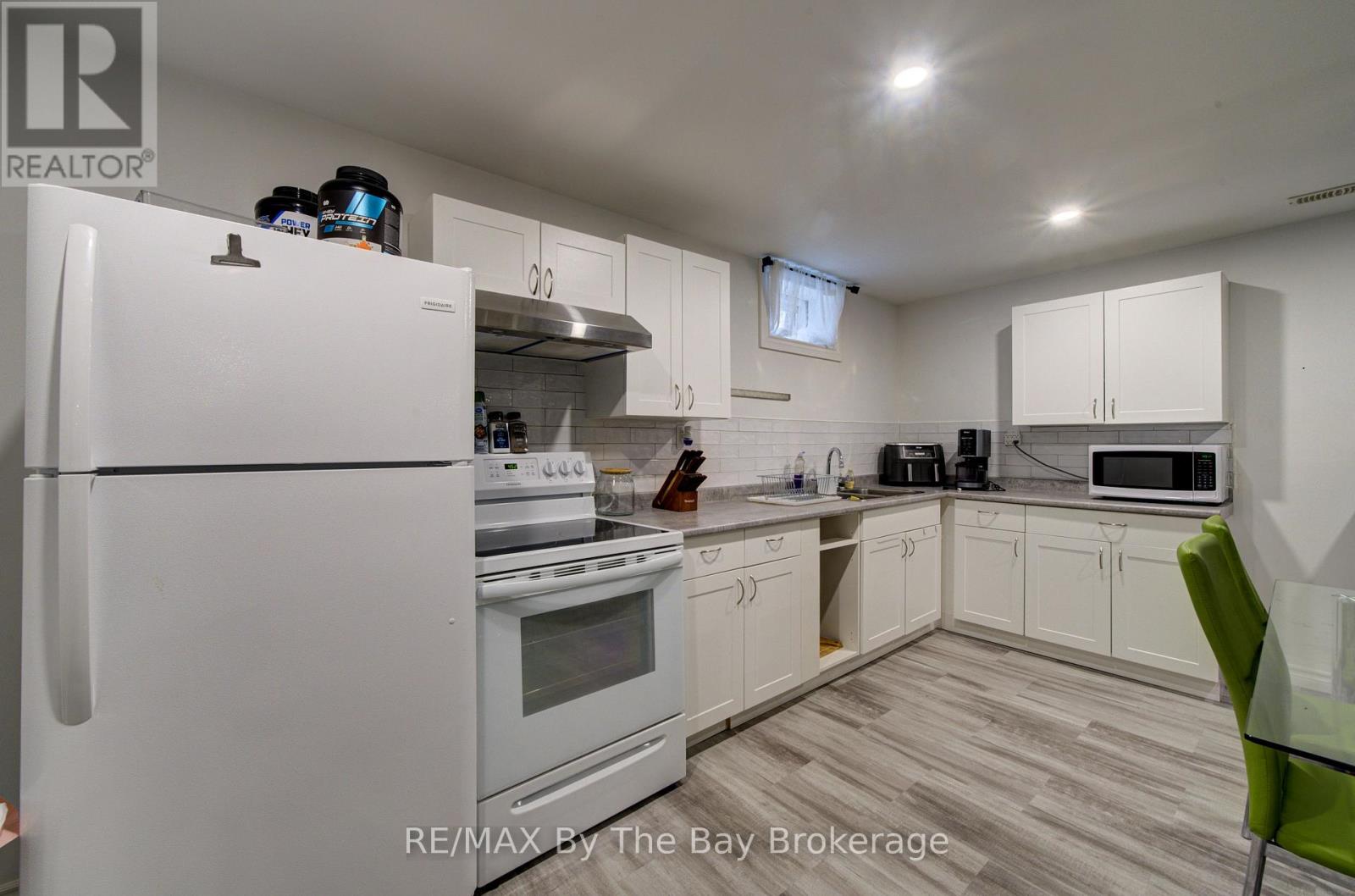 120 Allegra Drive, Wasaga Beach, Ontario  L9Z 1P6 - Photo 34 - S13778246
