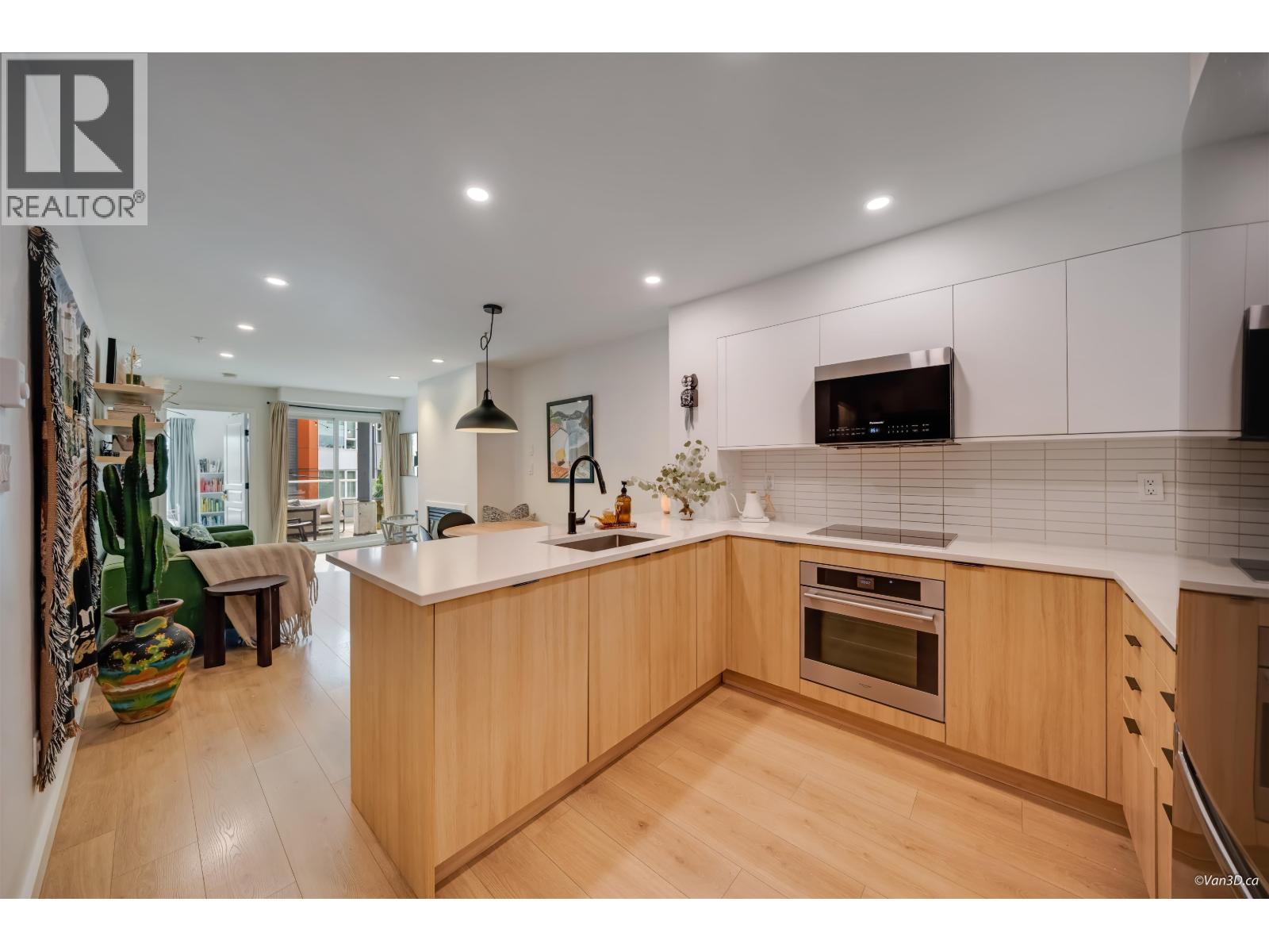 201 760 Kingsway, Vancouver, British Columbia V5V 3C1 - Photo 2 - R3163381