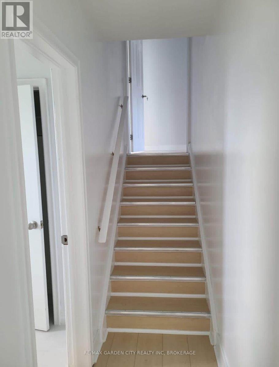 Main Floor - 91 Margery Avenue, St. Catharines, Ontario  L2R 6K2 - Photo 9 - X13783018