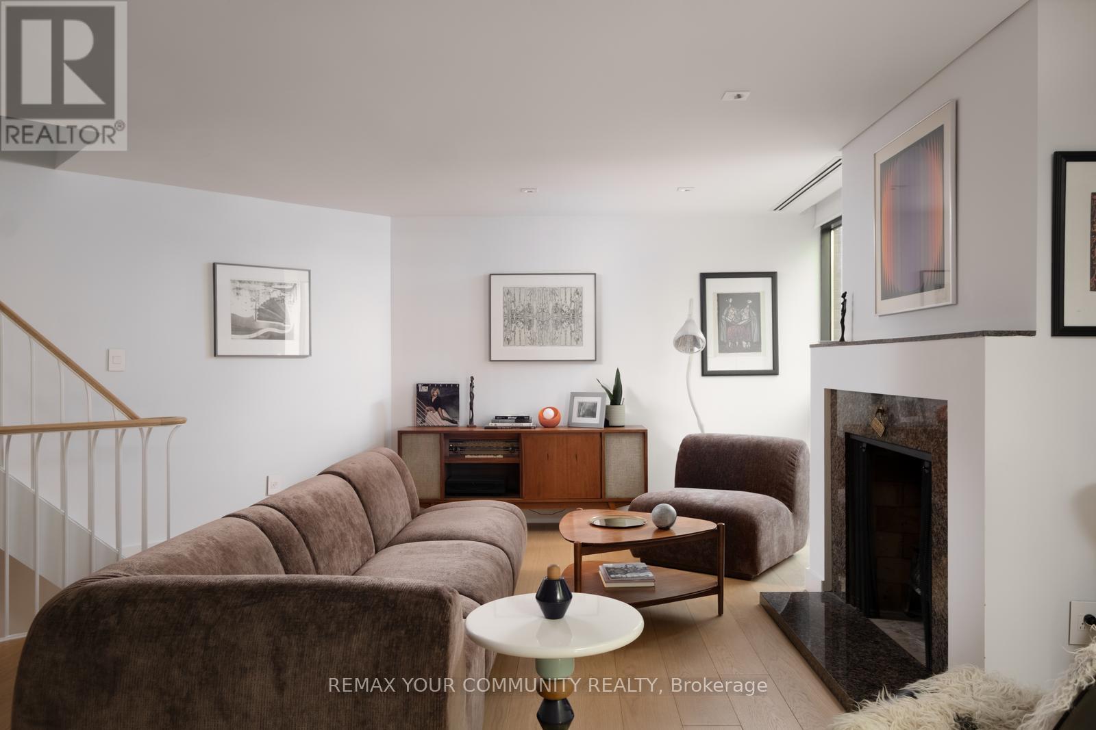 109 - 349 St Clair Avenue W, Toronto (Casa Loma), Ontario  M5P 1N3 - Photo 4 - C13783026