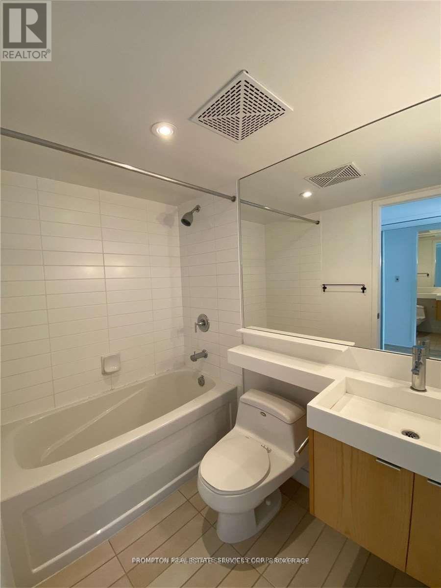 3901 - 25 Telegram Mews, Toronto, Ontario  M5V 3Z1 - Photo 11 - C13783044