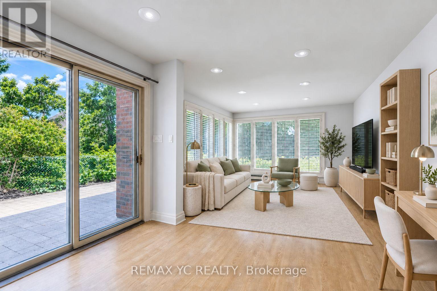 425 Broadway Avenue, Toronto, Ontario  M4G 2R3 - Photo 9 - C13735918