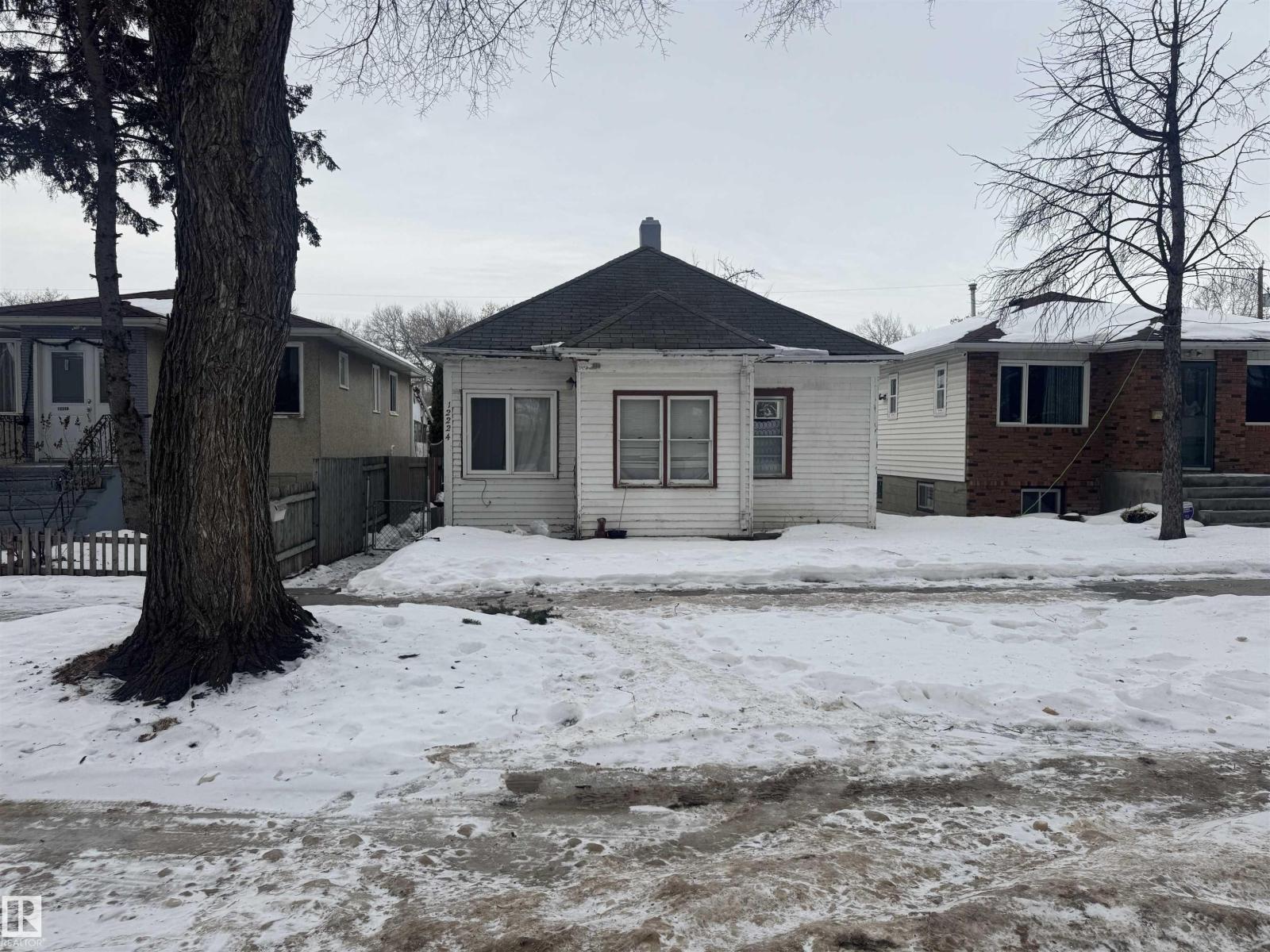 12224 93 St NW, Edmonton, Alberta  T5G 1G1 - Photo 1 - E4508665