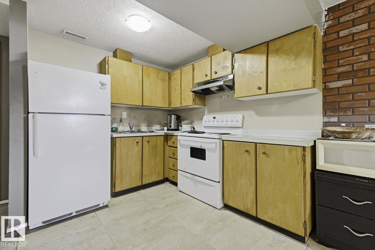 3216 138 Av NW, Edmonton, Alberta  T5Y 1M4 - Photo 8 - E4508667