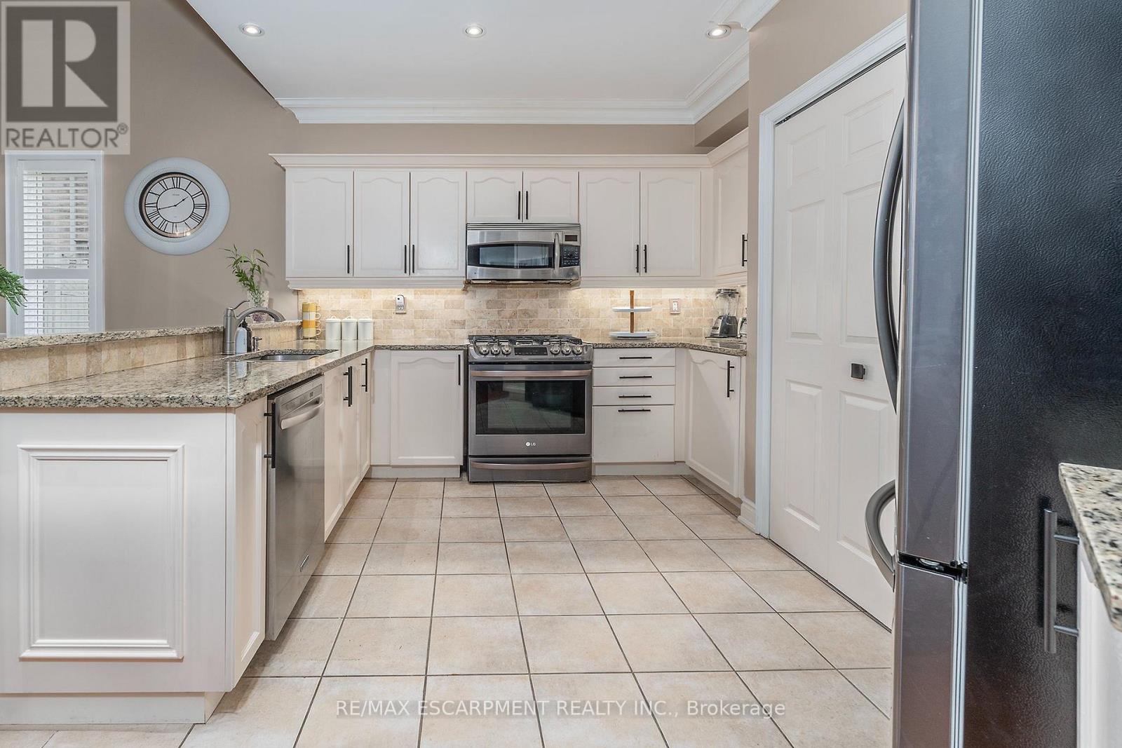 151 Moore Crescent, Hamilton, Ontario  L9G 4Z9 - Photo 9 - X13769478
