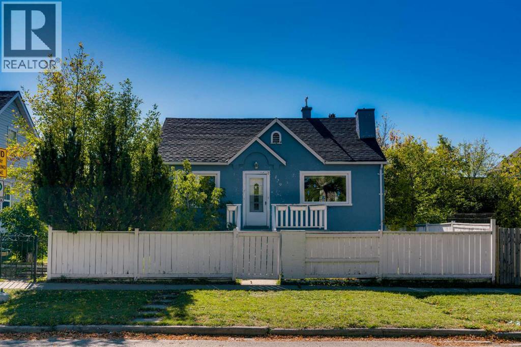 129 18 Avenue Nw, Calgary, Alberta  T2M 0S9 - Photo 1 - A2316925