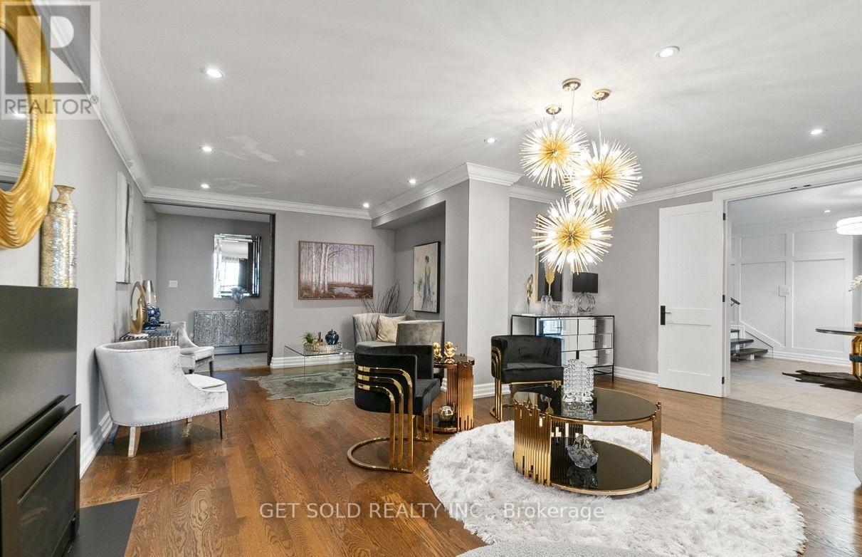 2552 Jarvis Street, Mississauga, Ontario  L5C 2P6 - Photo 8 - W13783002