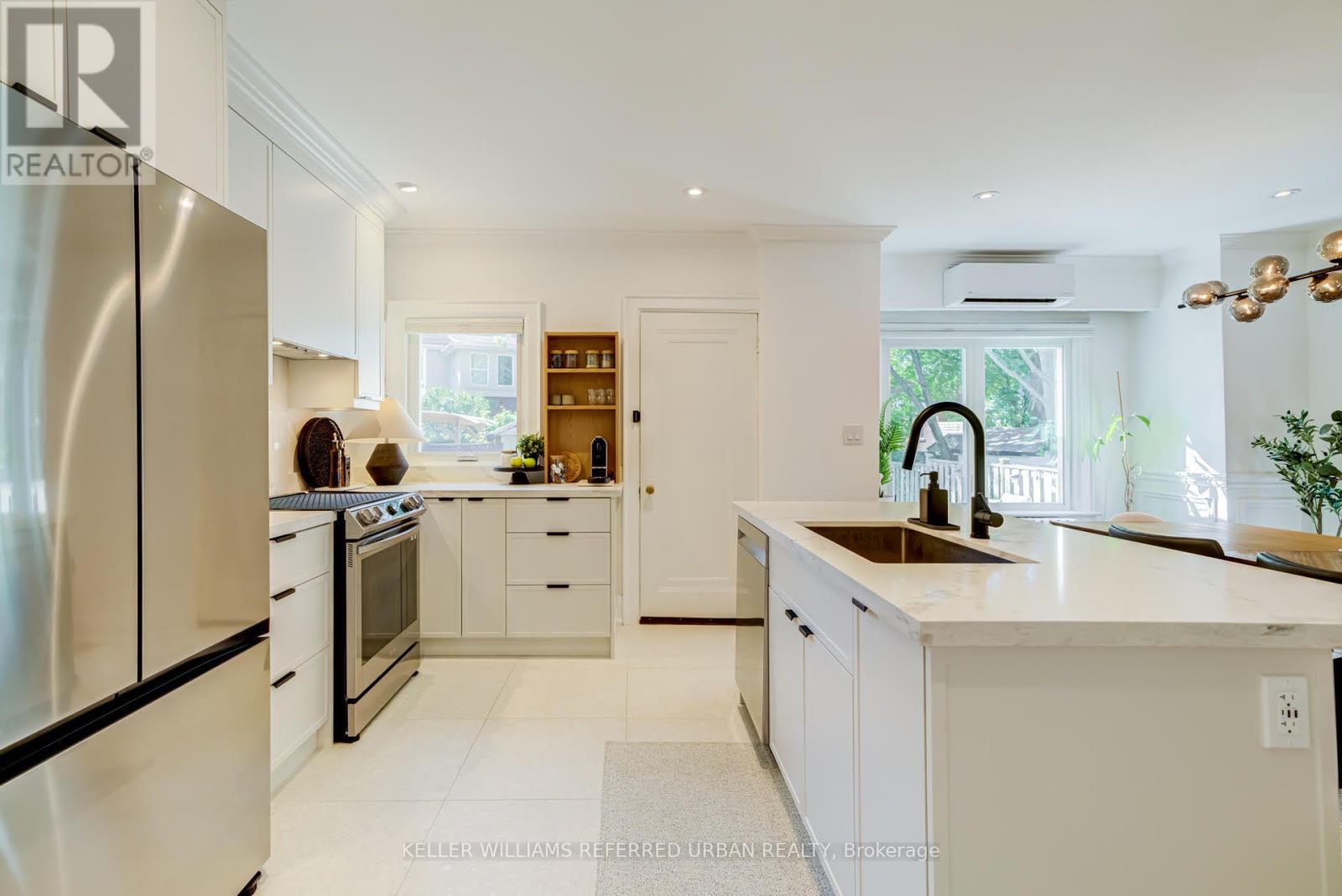 2522 Lake Shore Boulevard W, Toronto, Ontario  M8V 1E1 - Photo 11 - W13783016