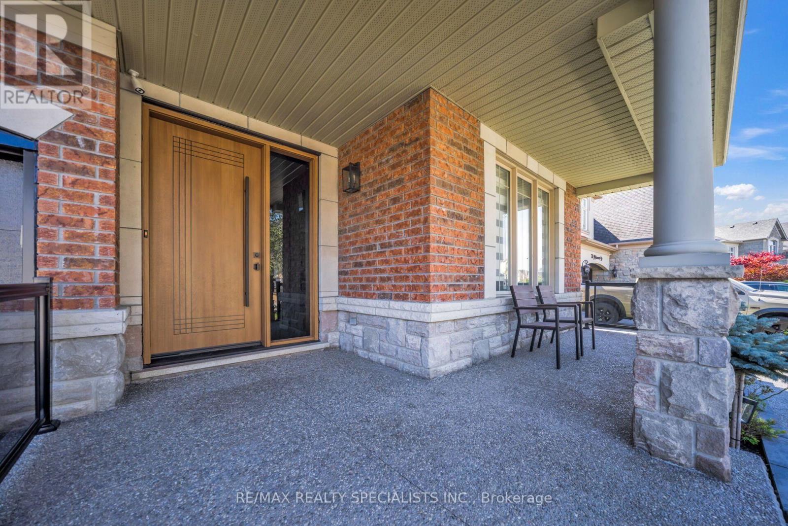 76 Midsummer Drive, Brampton, Ontario  L6P 3E4 - Photo 2 - W13783024