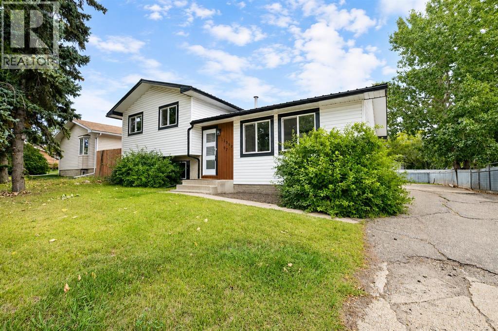 11809 97 Street, Grande Prairie, Alberta  T8V 3R4 - Photo 1 - A2340281