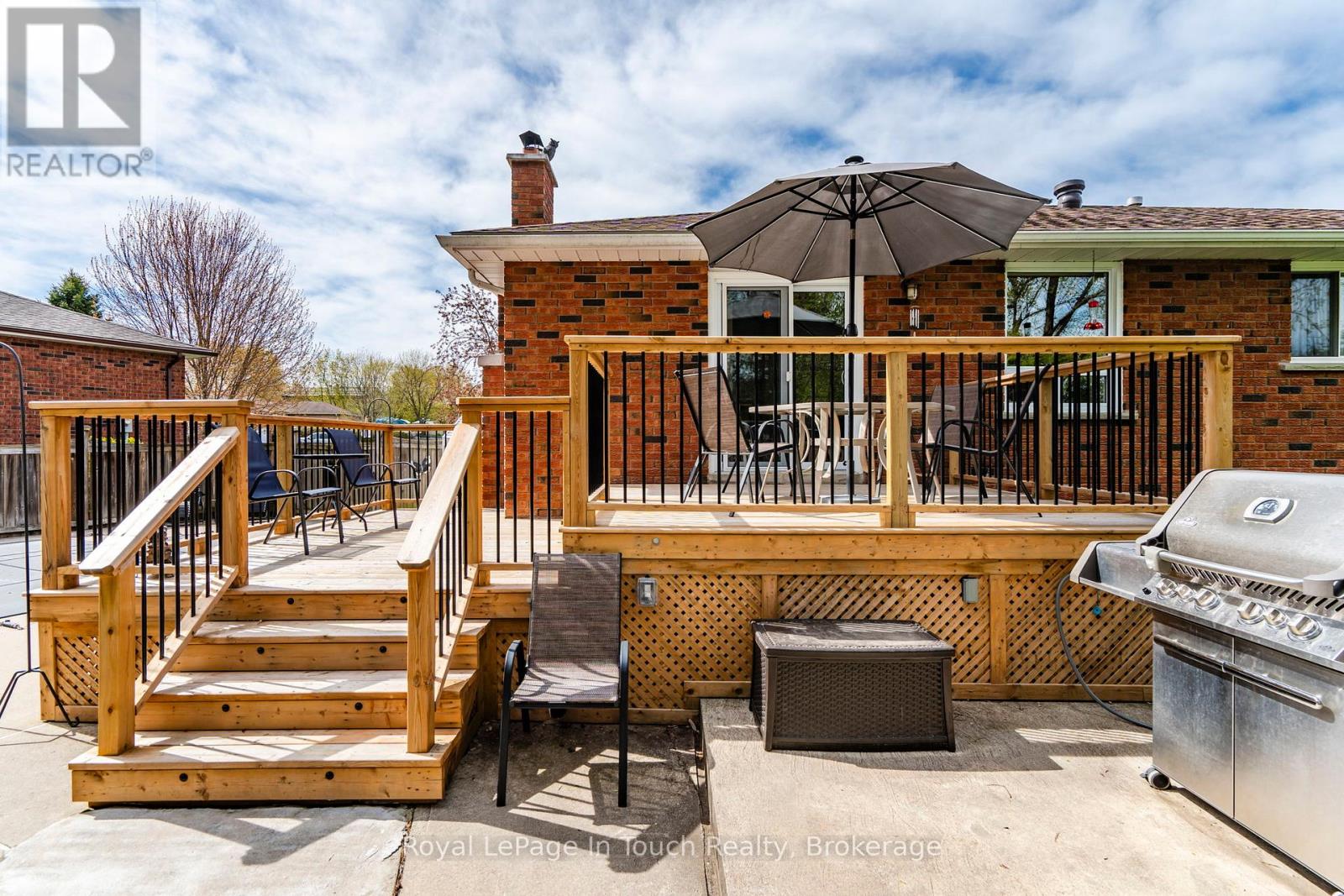 101 Peel Street, Penetanguishene, Ontario  L9M 1C3 - Photo 36 - S13152392