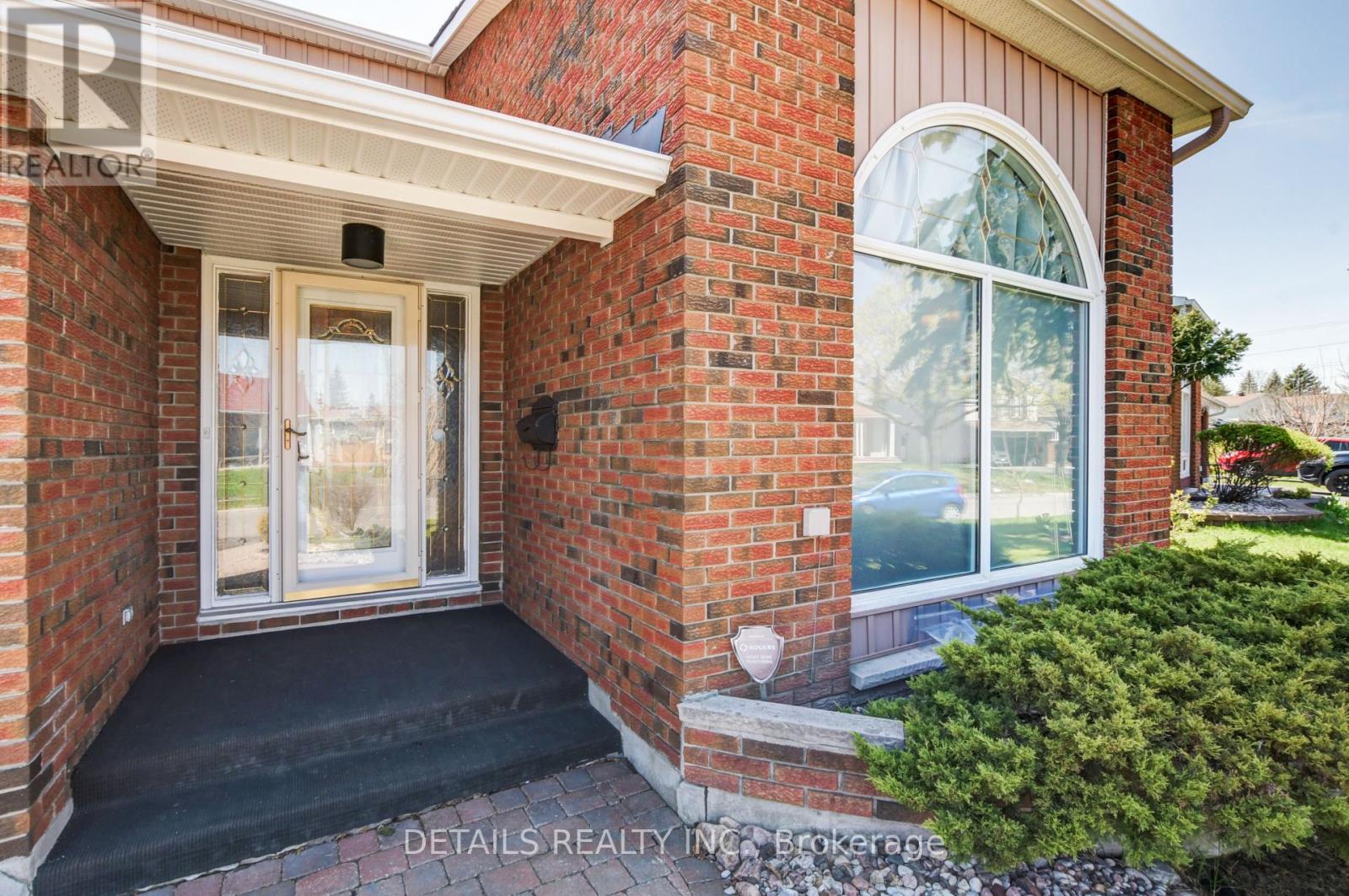 4388 Whittaker Crescent, Ottawa, Ontario K1B 4P2 - Photo 2 - X13766688