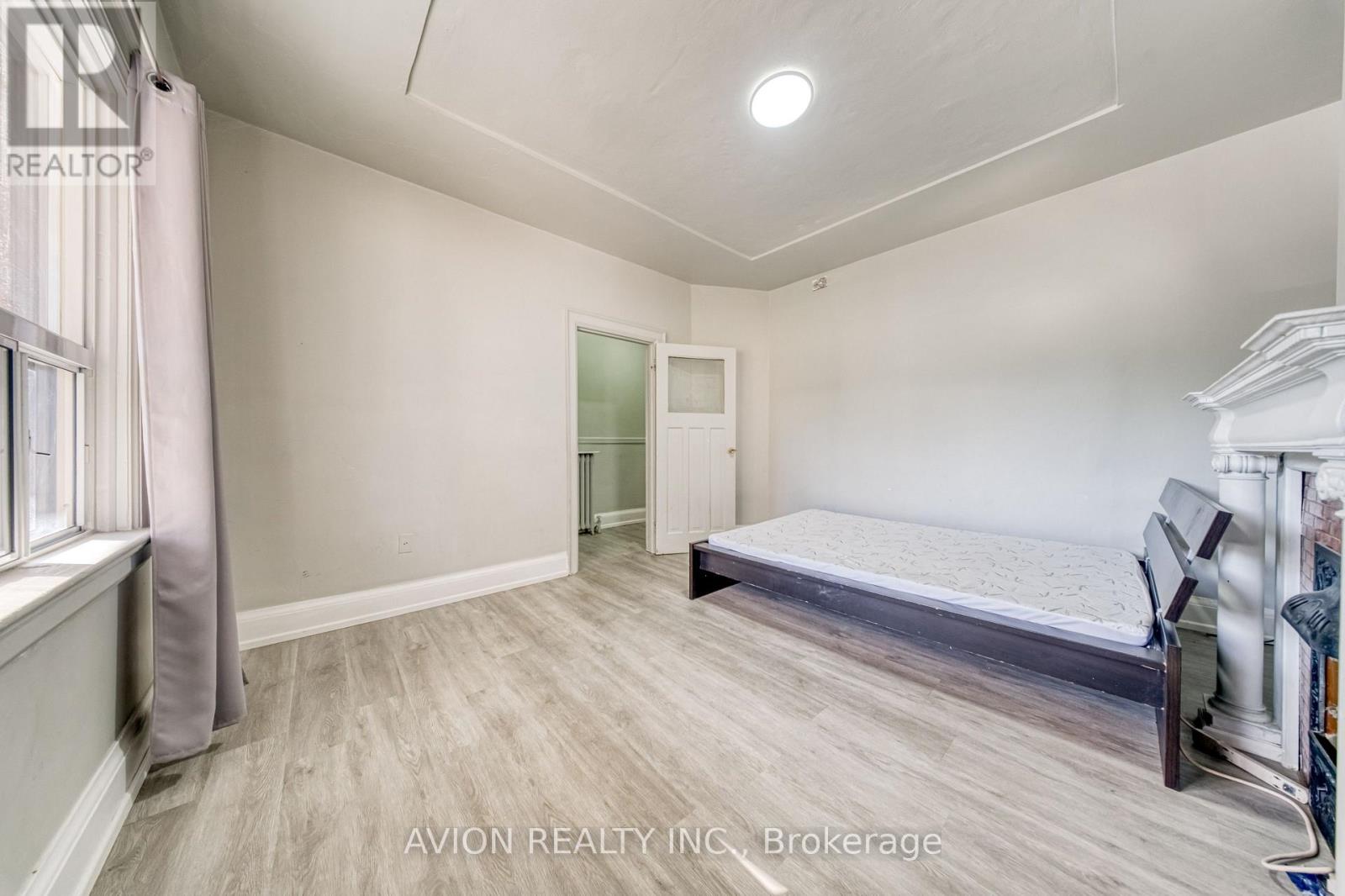 54 Ryerson Avenue, Toronto, Ontario  M5T 2P5 - Photo 11 - C13783068