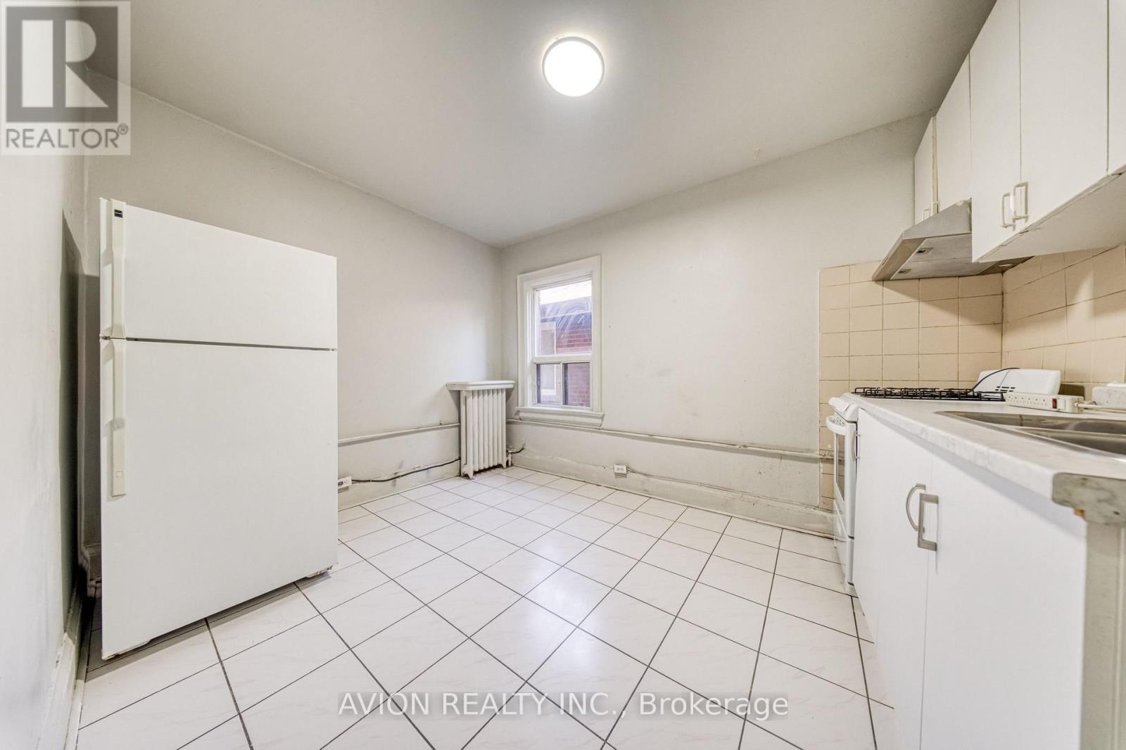 54 Ryerson Avenue, Toronto, Ontario  M5T 2P5 - Photo 17 - C13783068