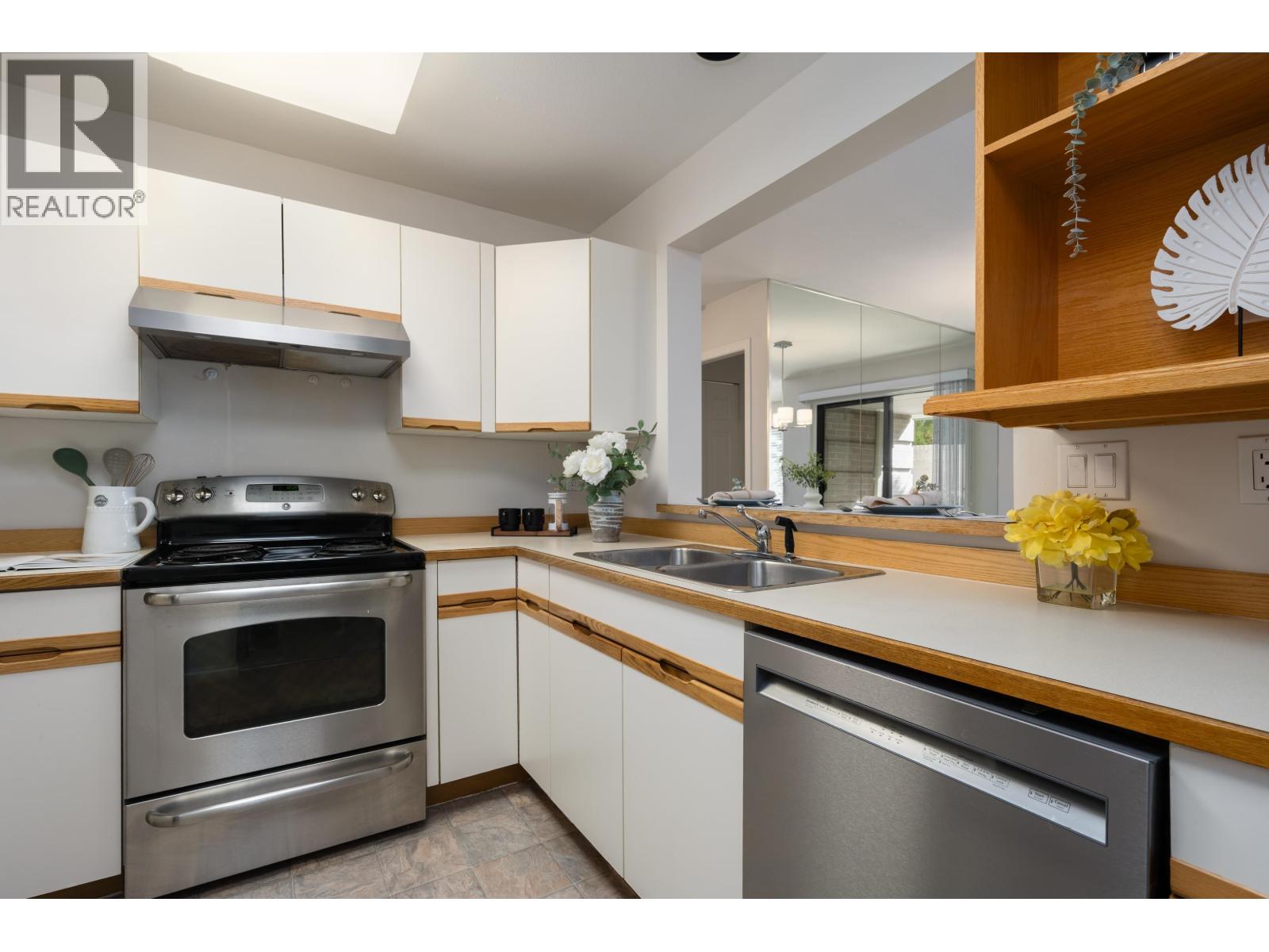 E106 628 W 12th Avenue, Vancouver, British Columbia  V5Z 1M8 - Photo 12 - R3165323