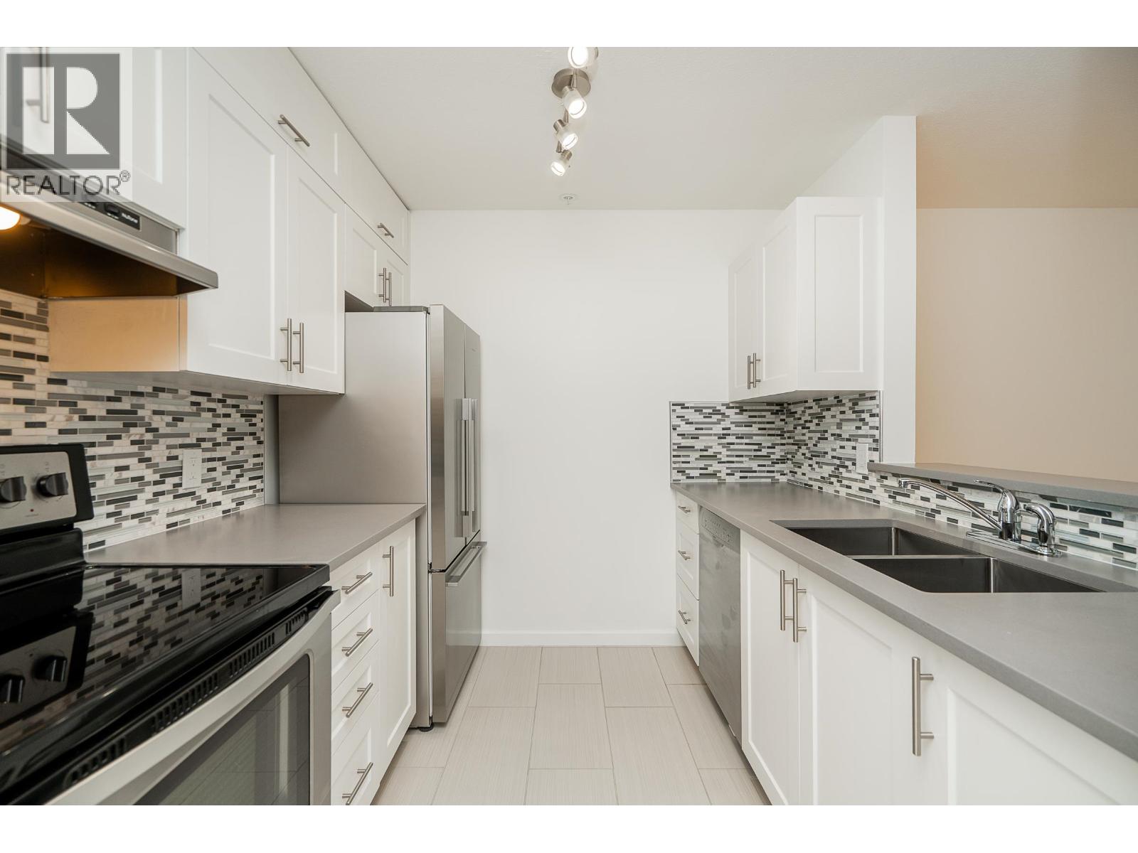302 5577 Smith Avenue, Burnaby, British Columbia  V5H 2K7 - Photo 10 - R3165325