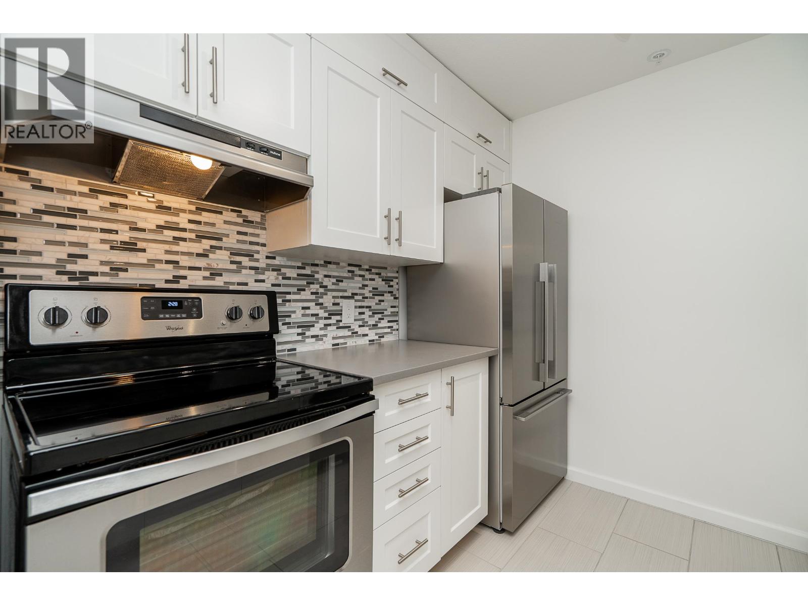 302 5577 Smith Avenue, Burnaby, British Columbia  V5H 2K7 - Photo 11 - R3165325