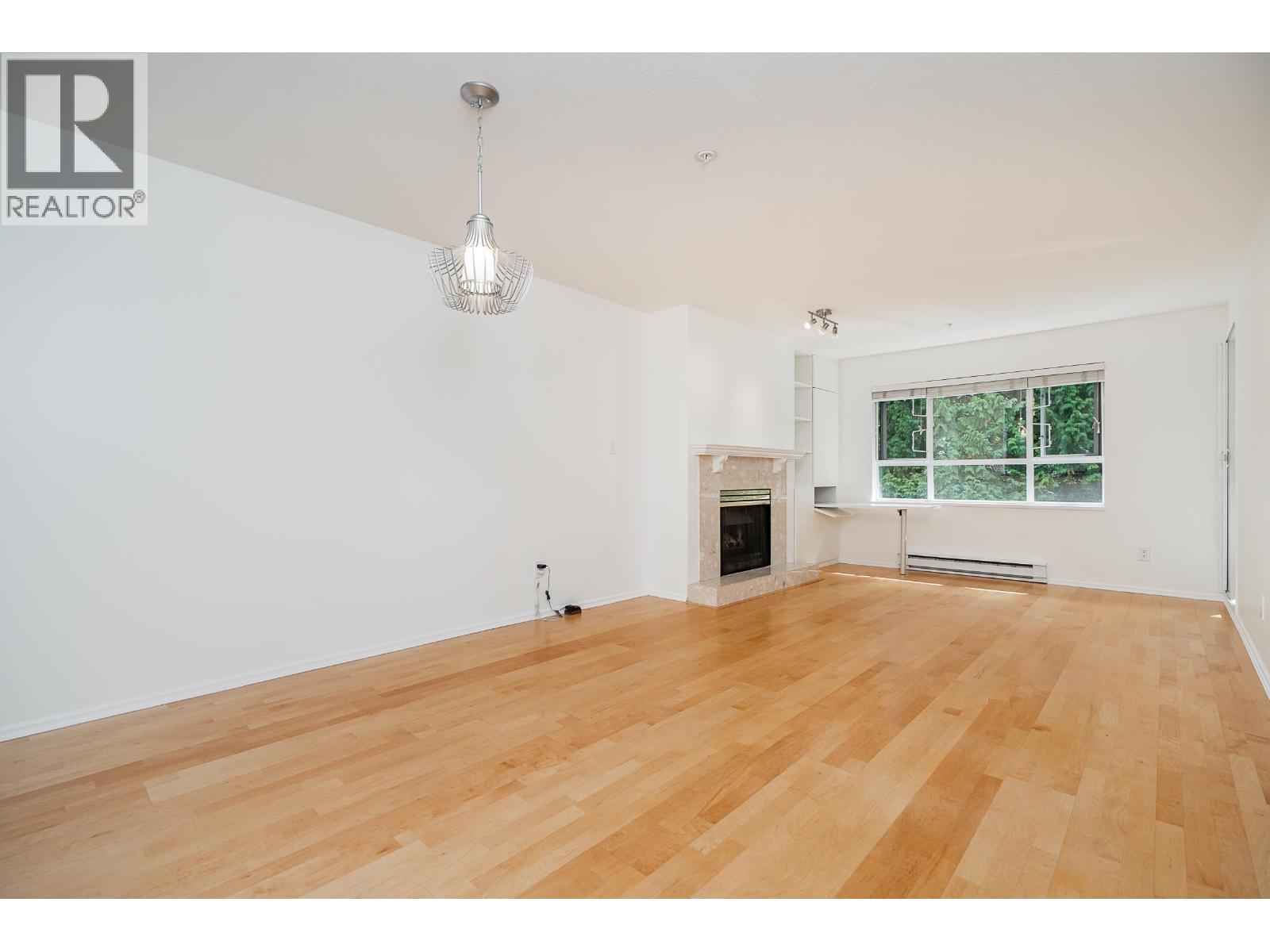 302 5577 Smith Avenue, Burnaby, British Columbia  V5H 2K7 - Photo 2 - R3165325