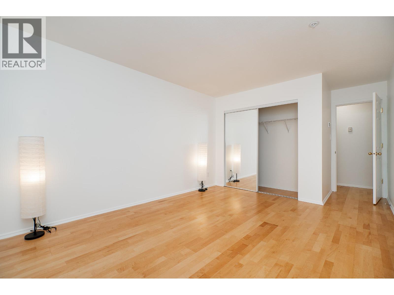 302 5577 Smith Avenue, Burnaby, British Columbia  V5H 2K7 - Photo 4 - R3165325