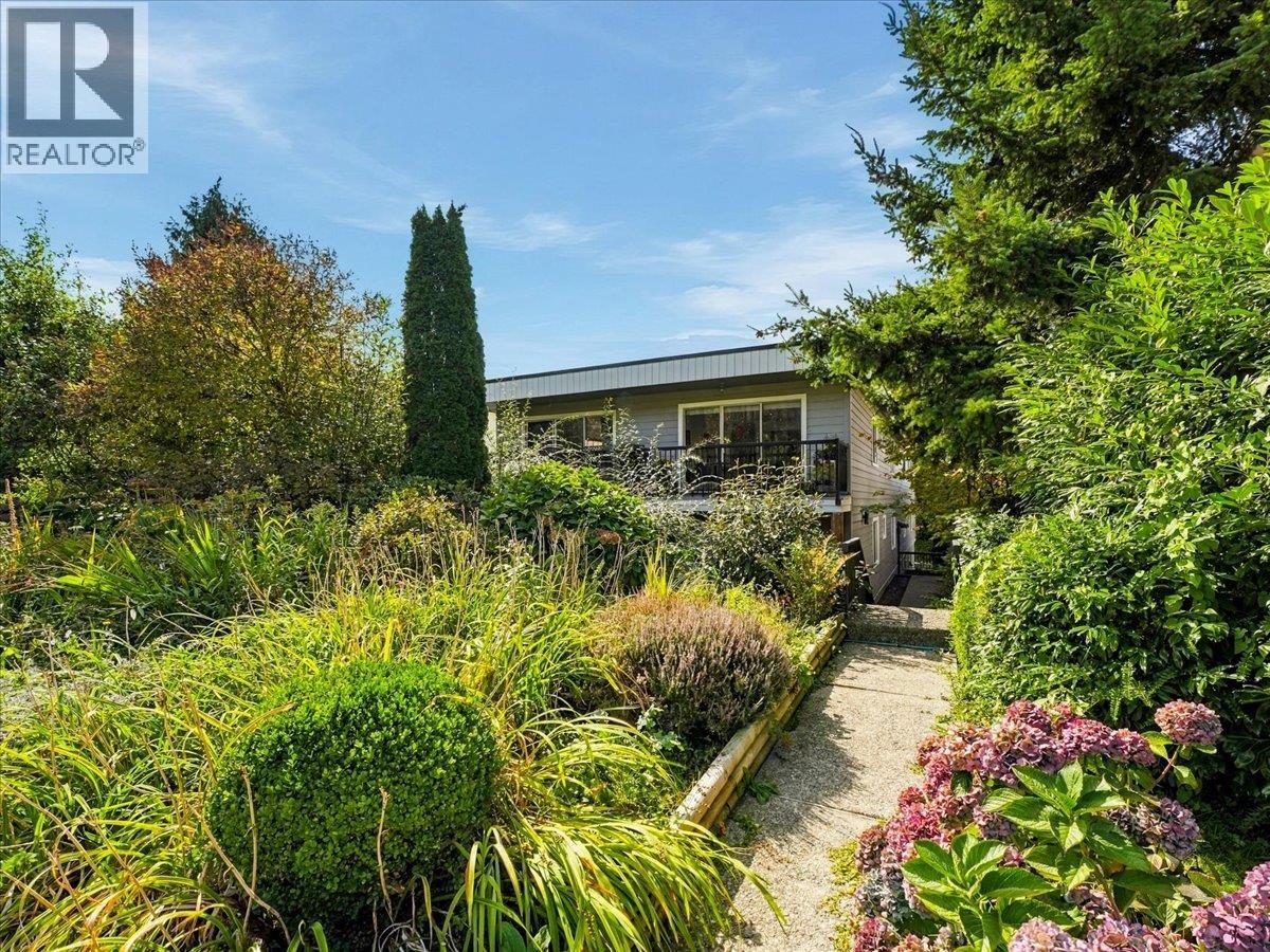 6 137 E 5TH STREET, north vancouver, British Columbia