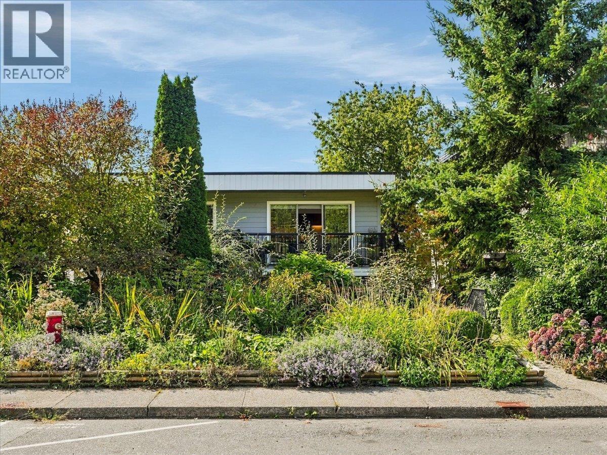 6 137 E 5th Street, North Vancouver, British Columbia  V7L 1L3 - Photo 2 - R3165336