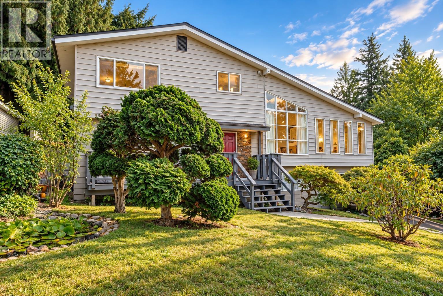 4898 SUNSHINE COAST HIGHWAY, sechelt, British Columbia