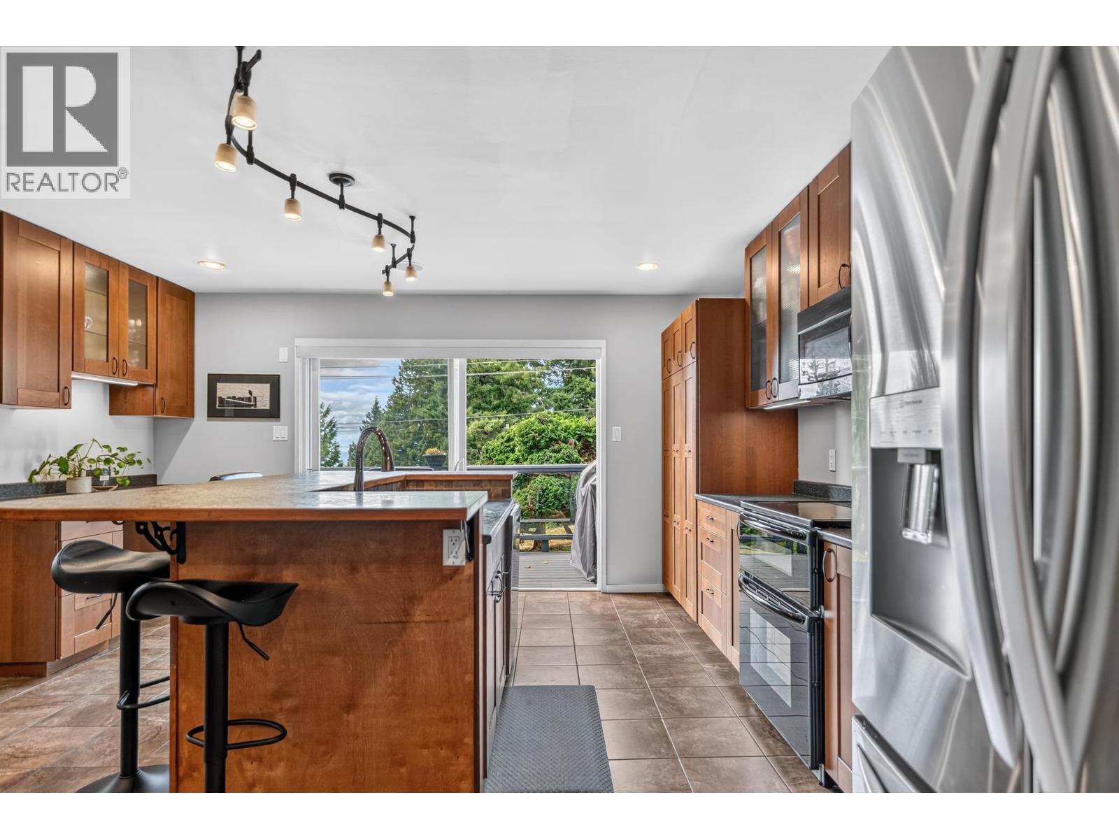 4898 Sunshine Coast Highway, Sechelt, British Columbia  V7Z 0B7 - Photo 10 - R3165312