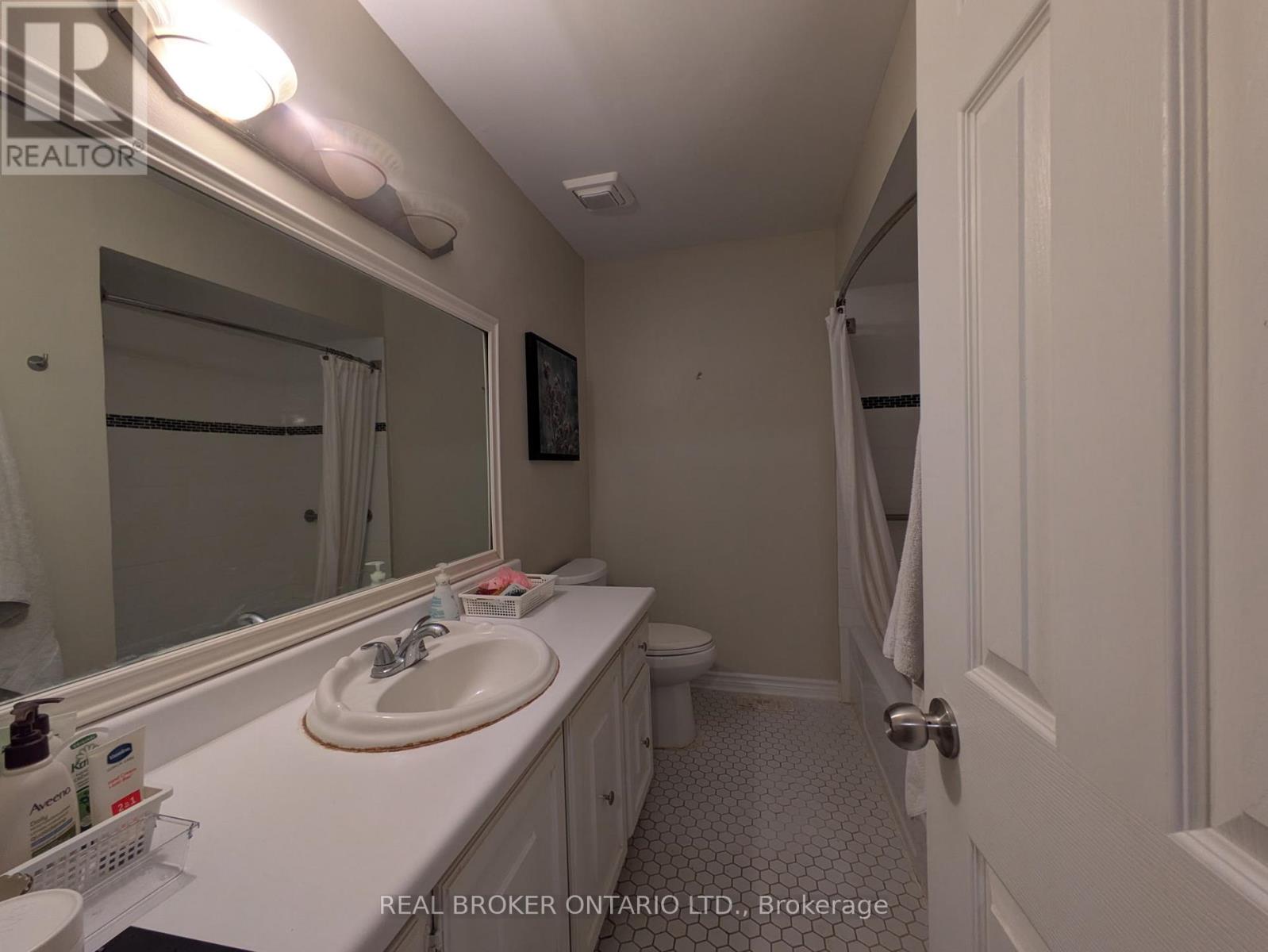 218 - 1951 Rathburn Road E, Mississauga (Rathwood), Ontario  L4W 2N9 - Photo 3 - W13783066