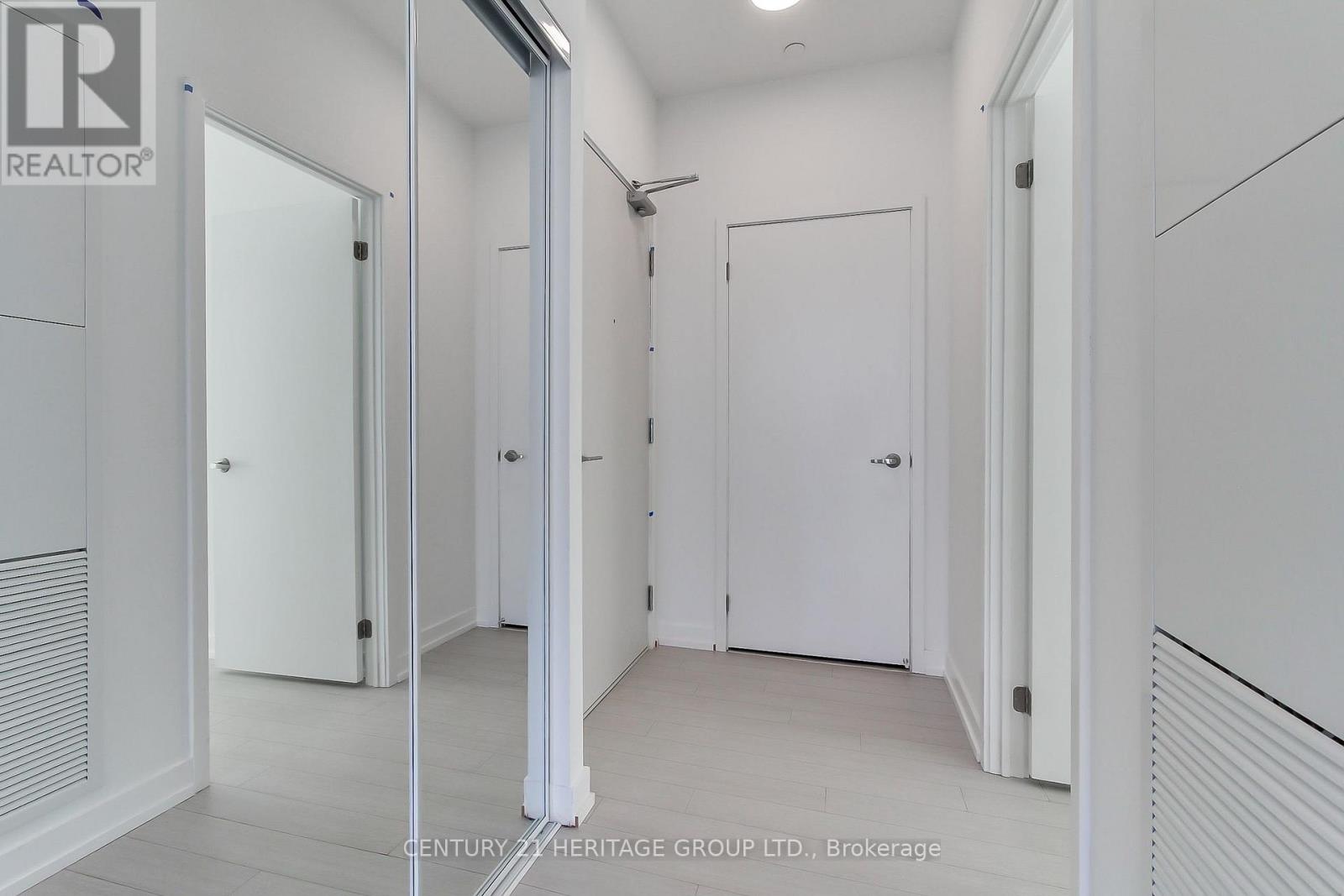 1819 - 4010 Eglinton Avenue, Toronto (Humber Heights), Ontario  M9A 0G5 - Photo 2 - W13783088