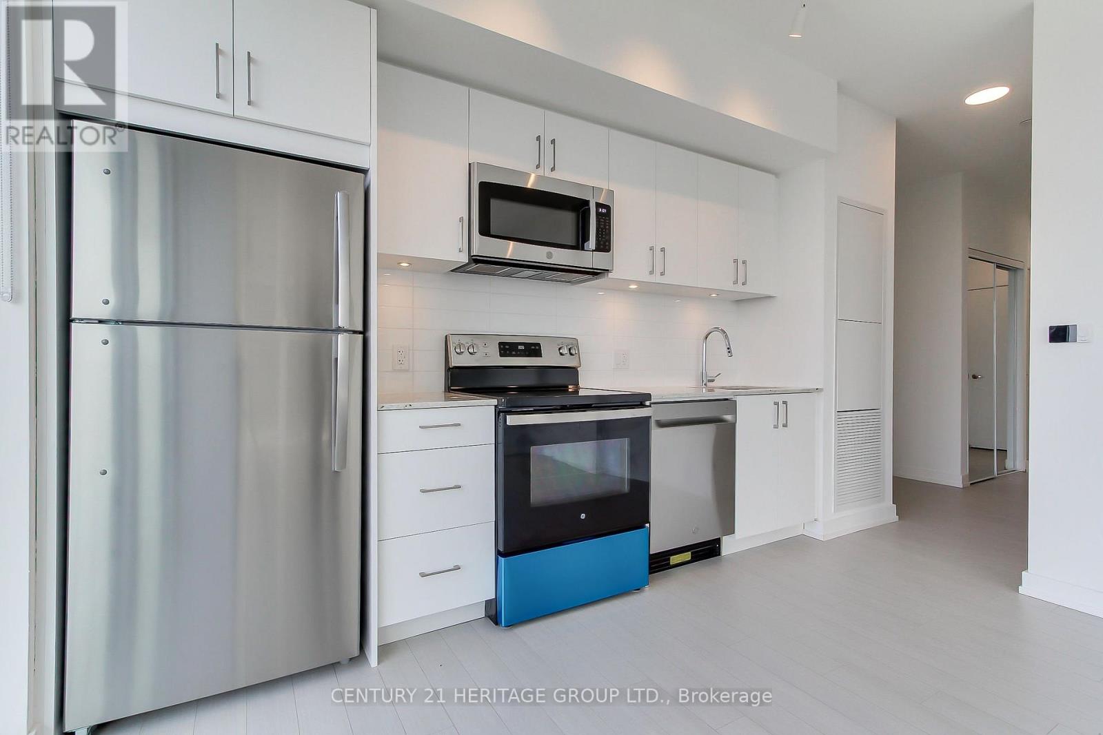 1819 - 4010 Eglinton Avenue, Toronto (Humber Heights), Ontario  M9A 0G5 - Photo 5 - W13783088