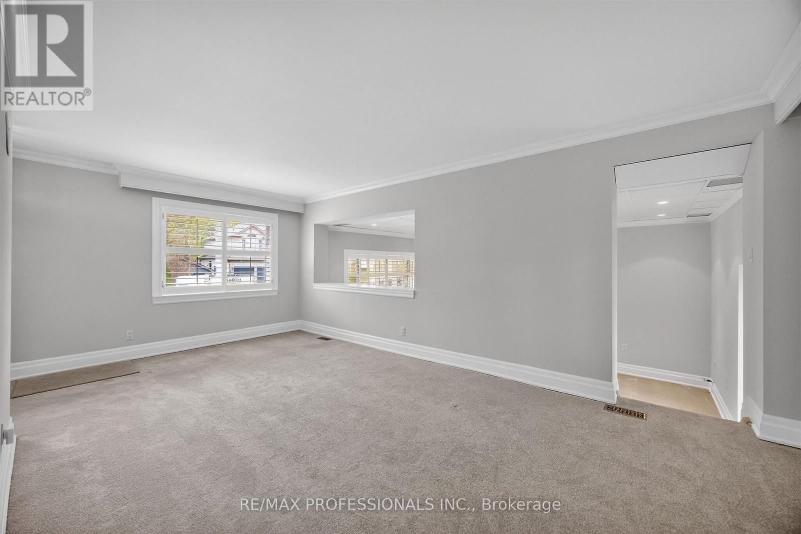 27 Nottingham Drive, Toronto (Edenbridge-Humber Valley), Ontario  M9A 2W4 - Photo 10 - W13783096