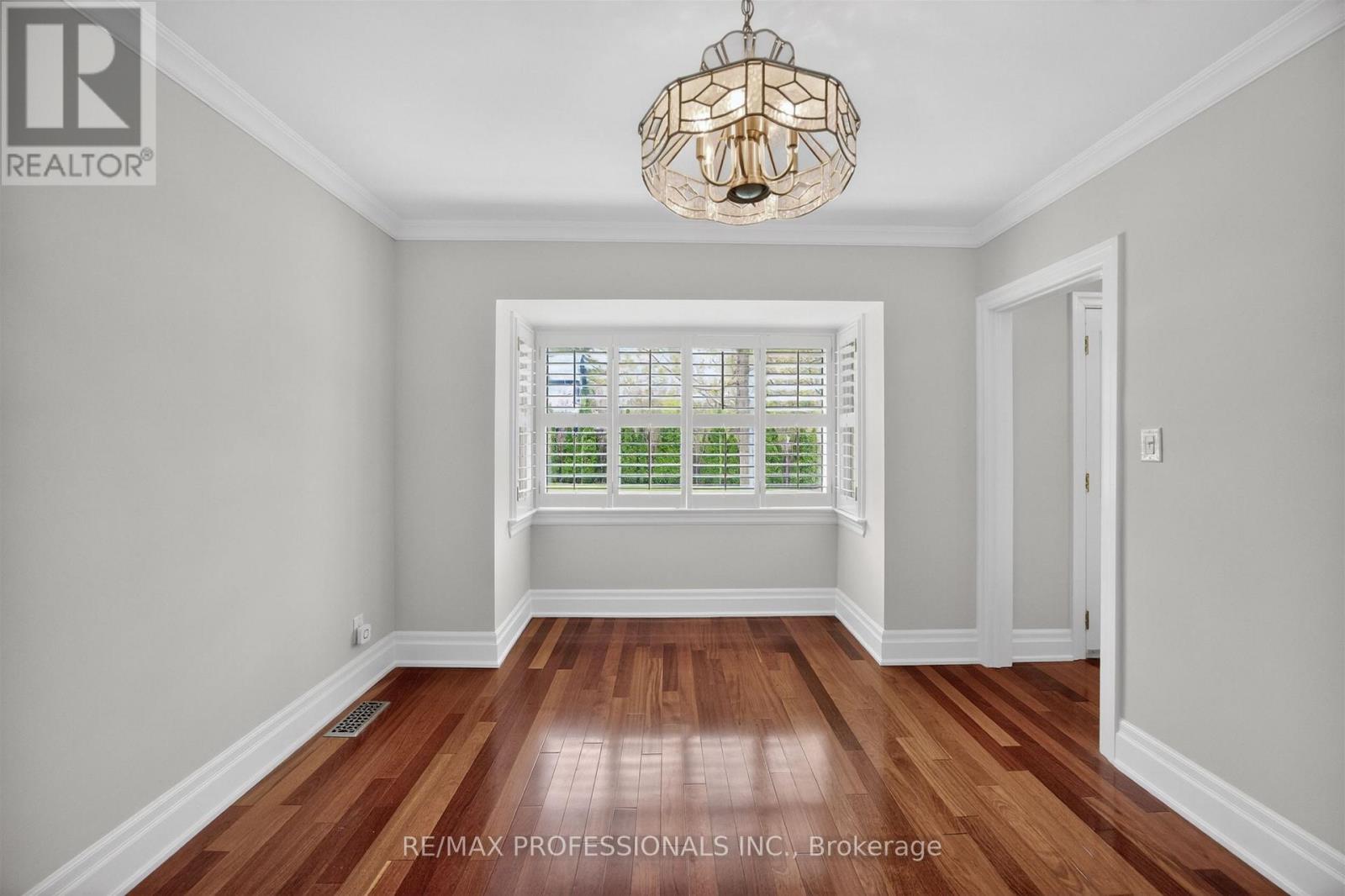 27 Nottingham Drive, Toronto (Edenbridge-Humber Valley), Ontario  M9A 2W4 - Photo 12 - W13783096